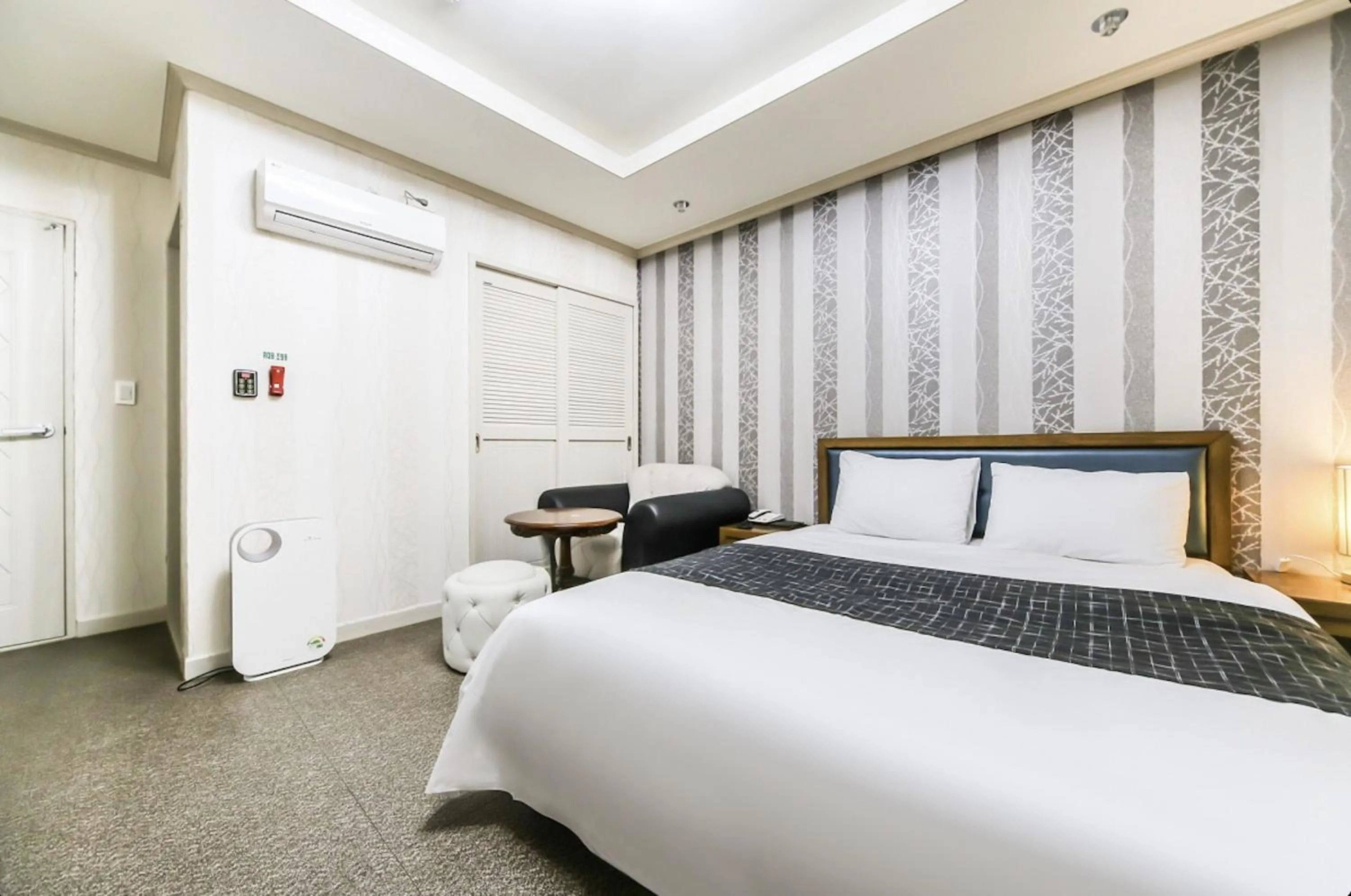 Bed in Modern Business Hotel
