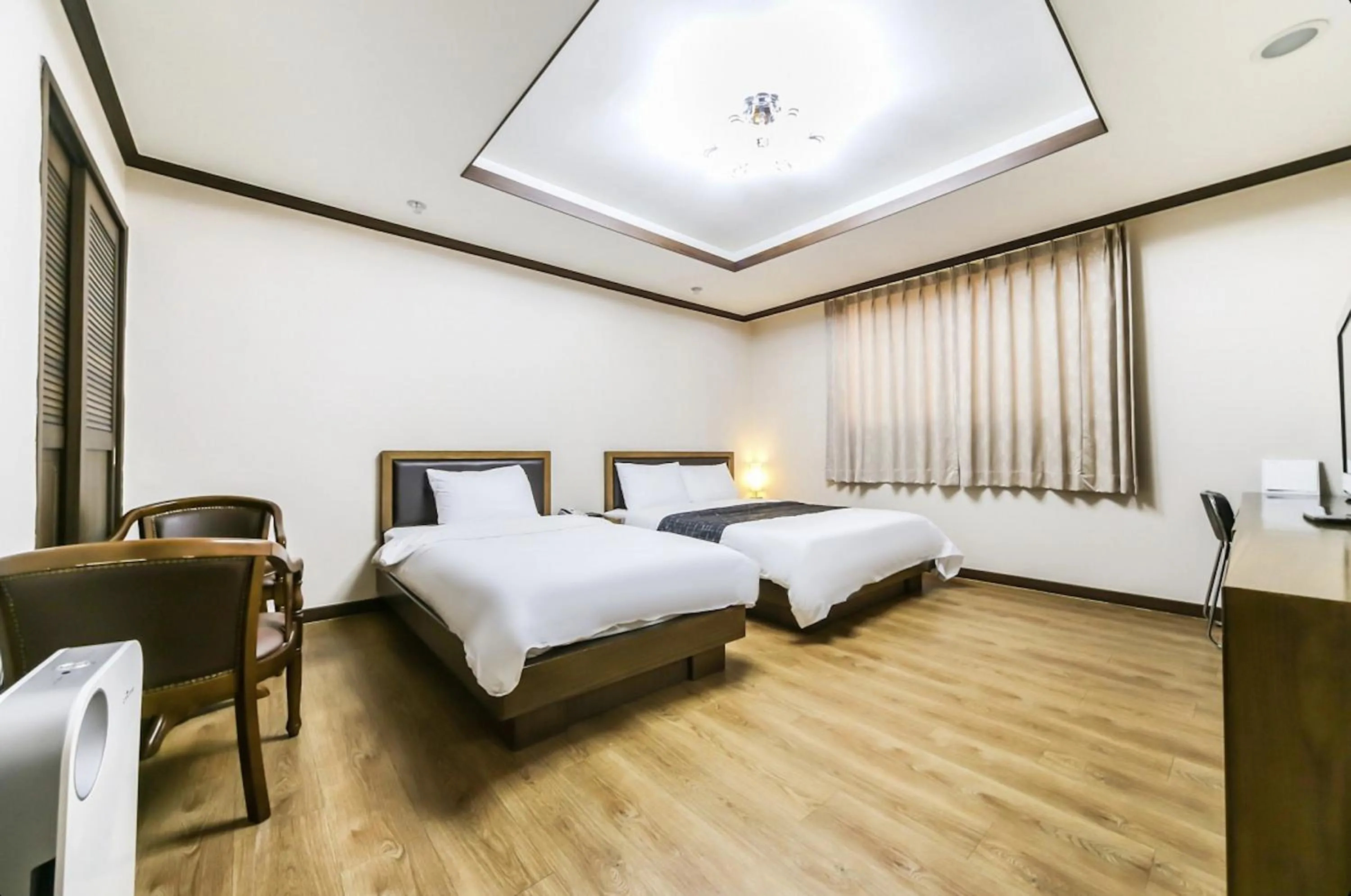 Bed in Modern Business Hotel