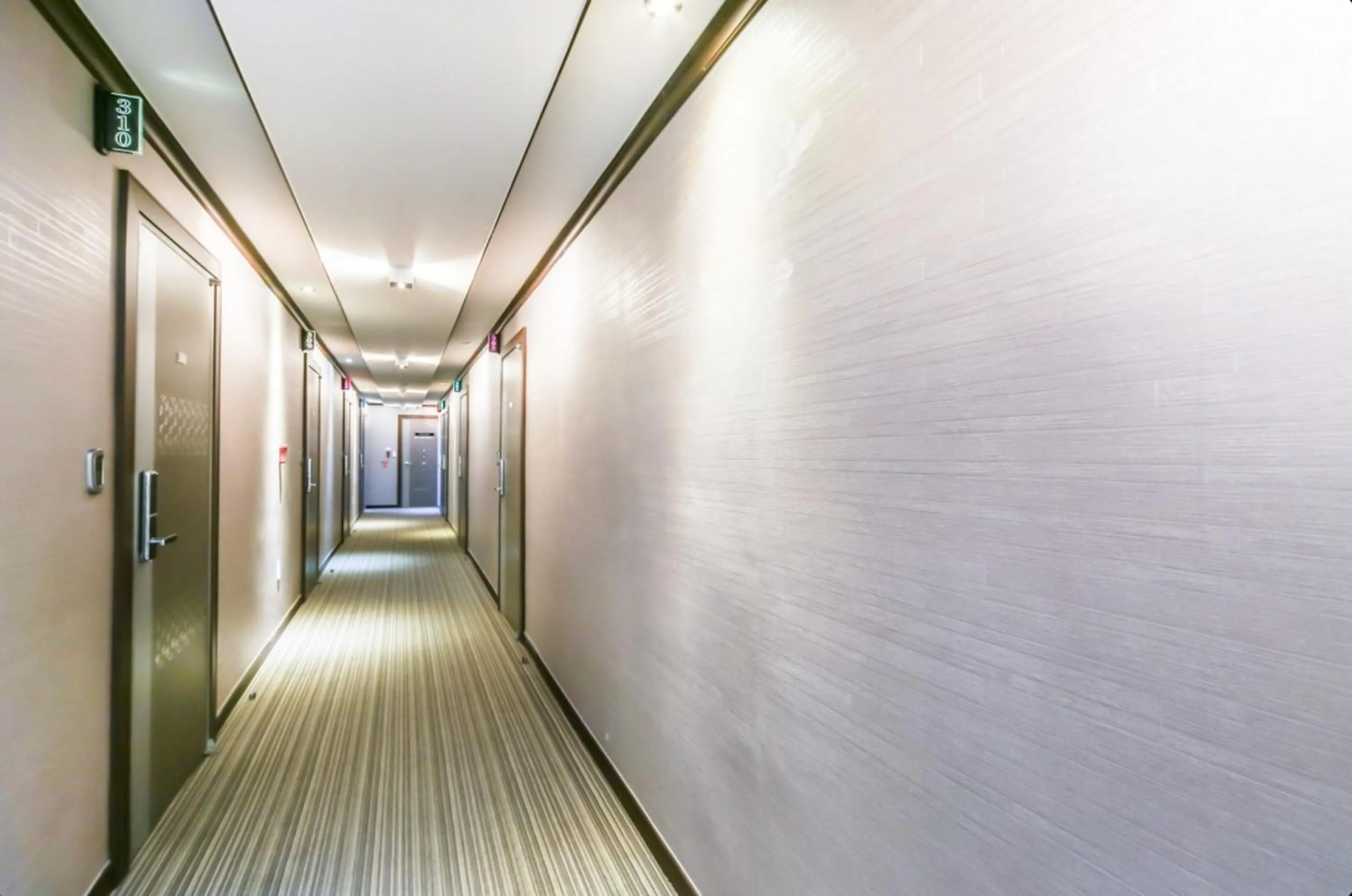 Modern Business Hotel