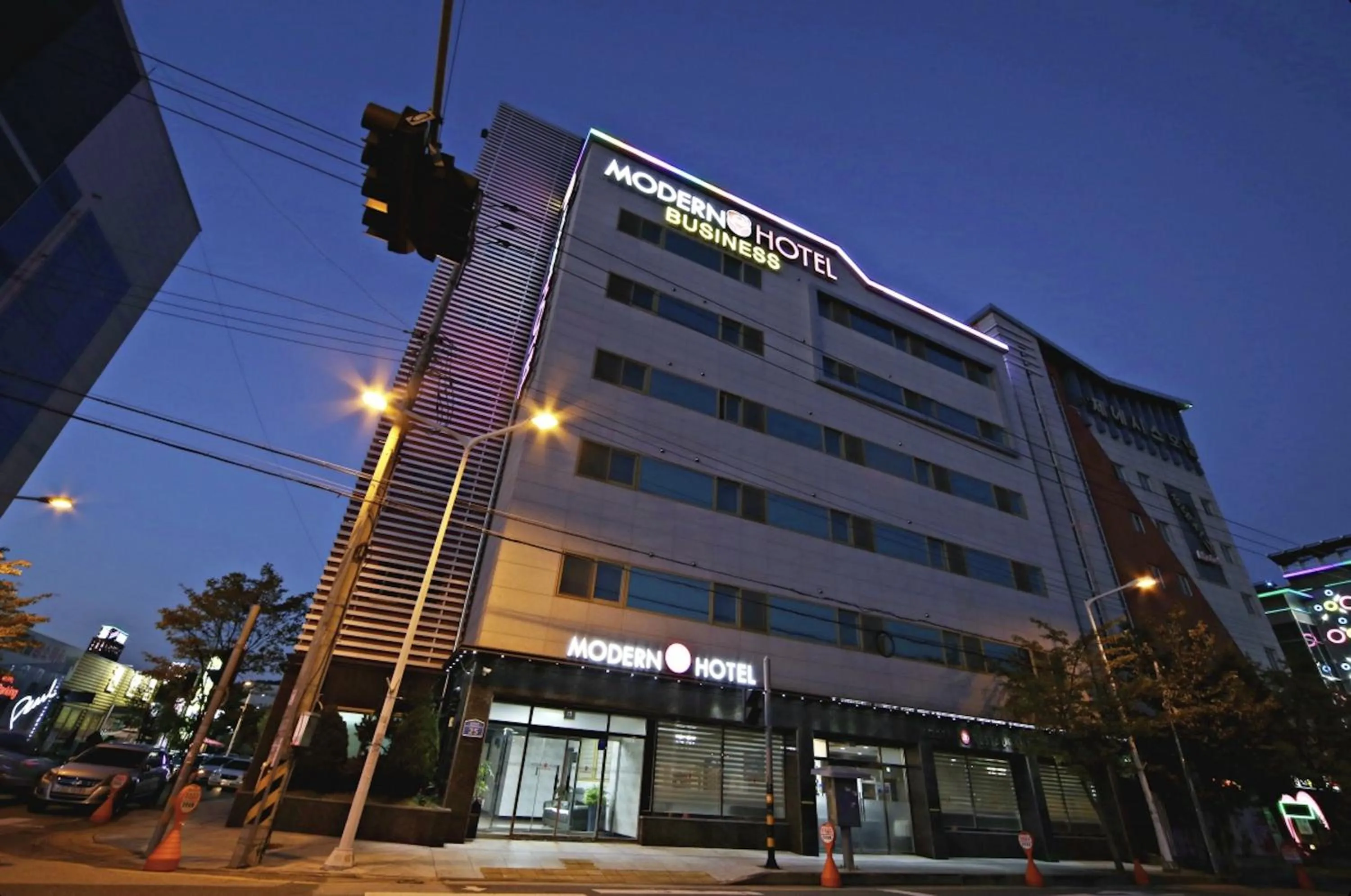 Modern Business Hotel