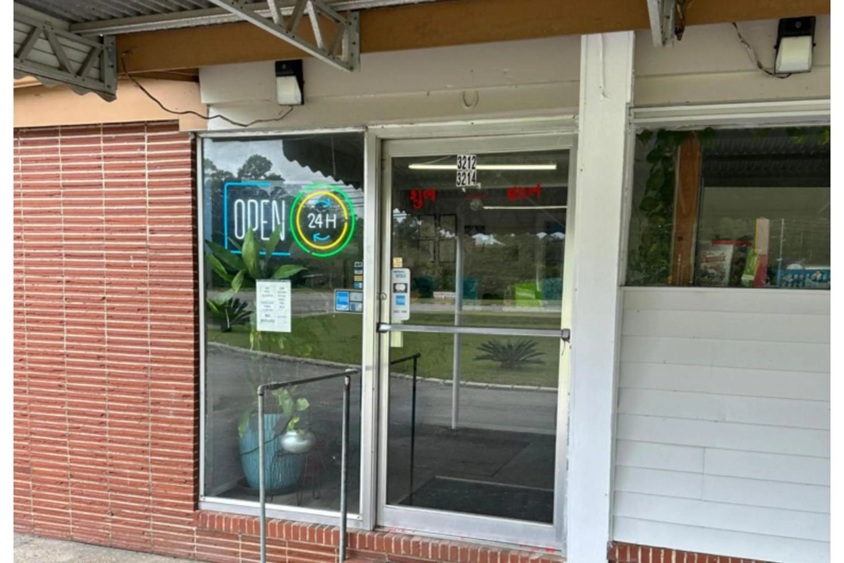 Lobby or reception in Walkers Inn Dothan by Hotel O