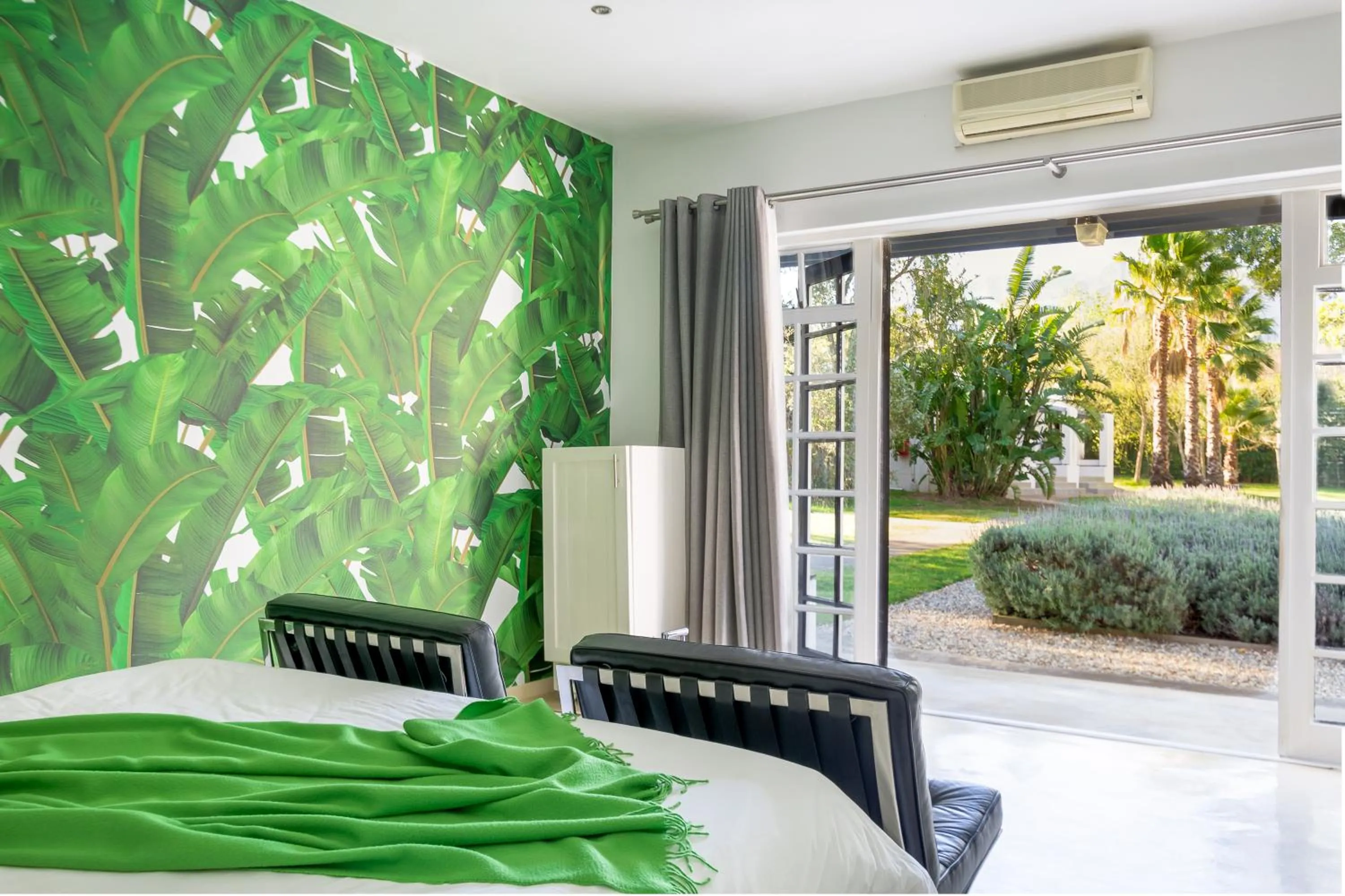 Garden view, Bed in Bloomestate Swellendam