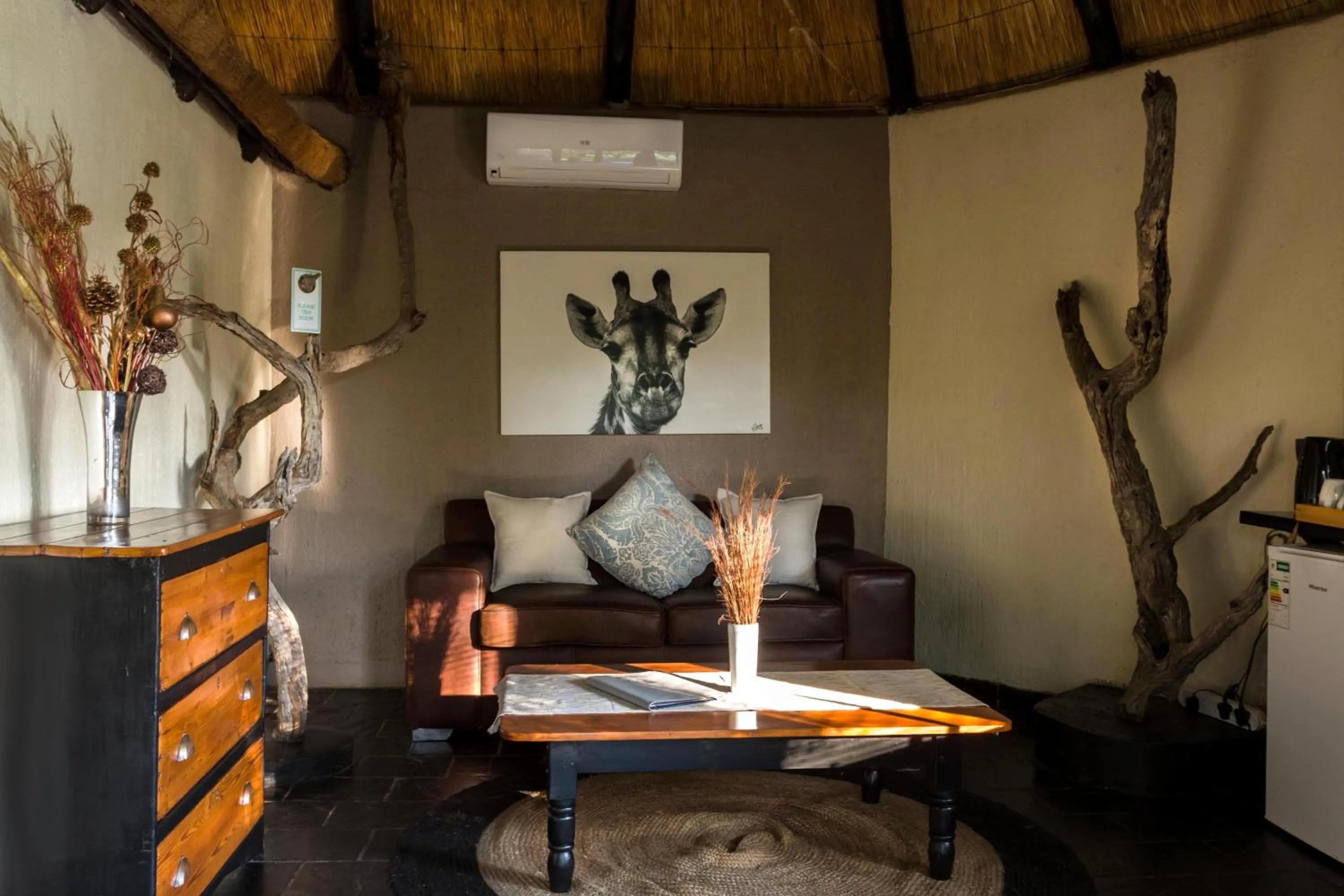 Living room in Ezulwini Game Lodges