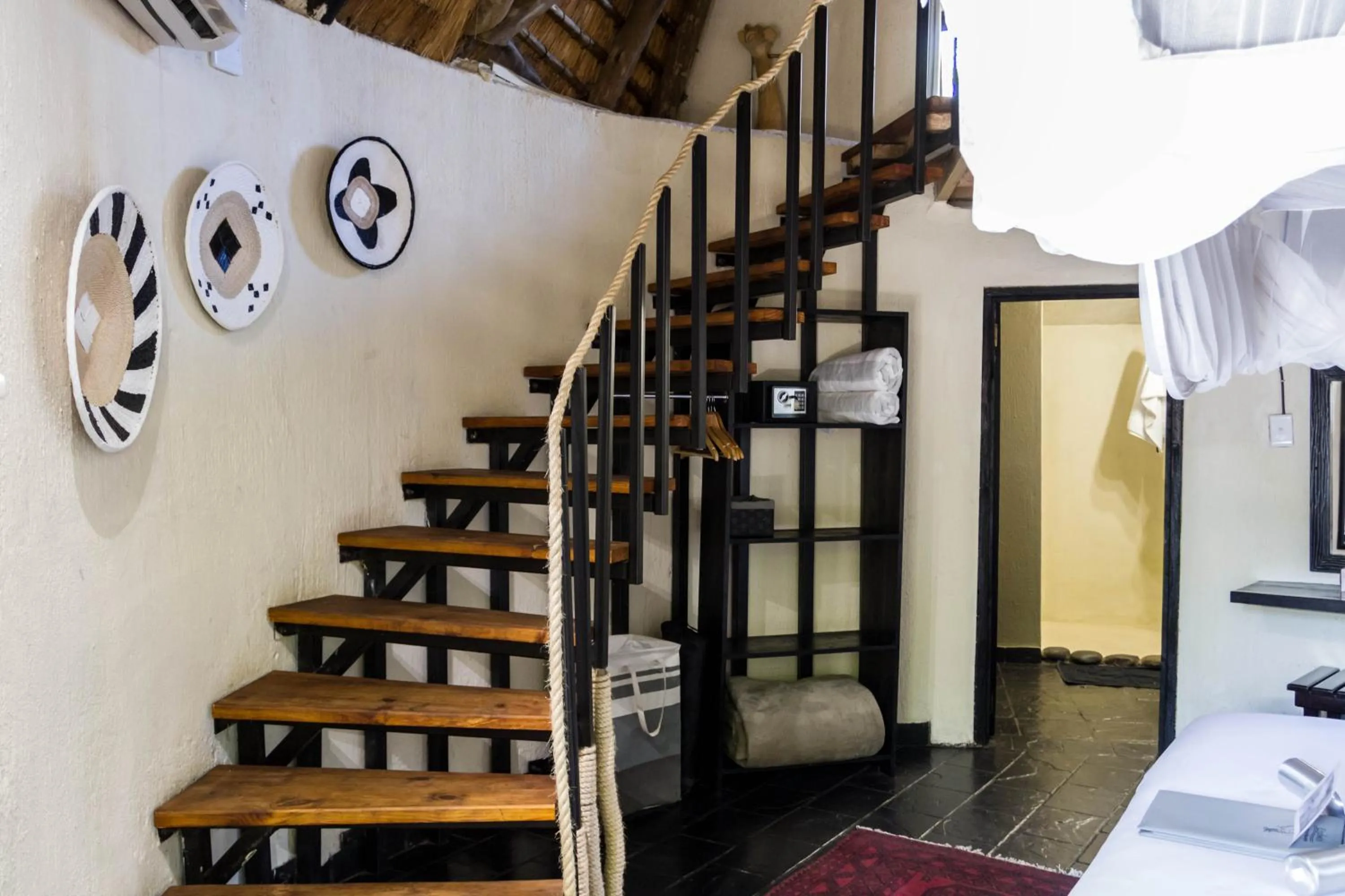 Living room in Ezulwini Game Lodges