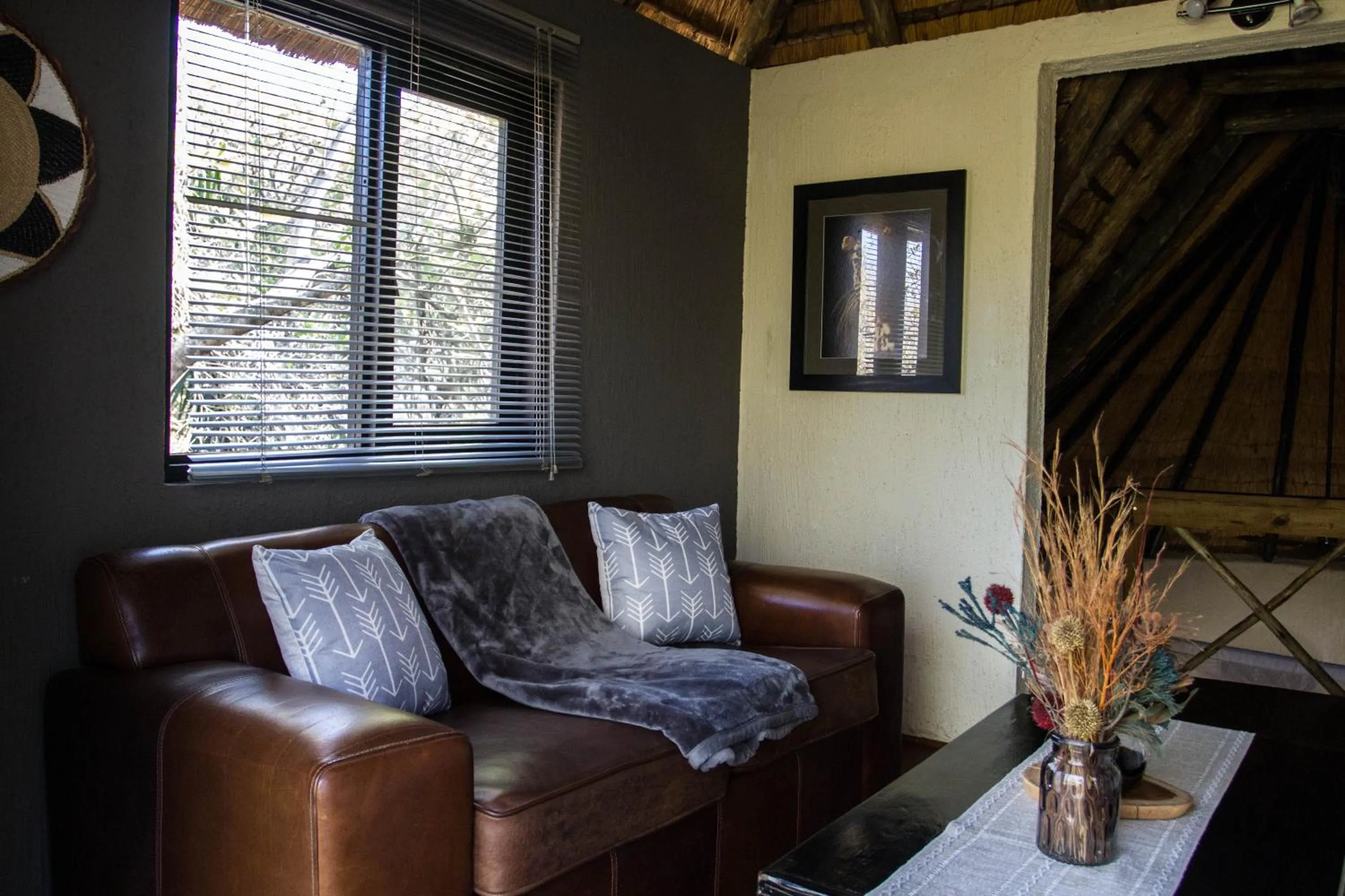 Living room in Ezulwini Game Lodges