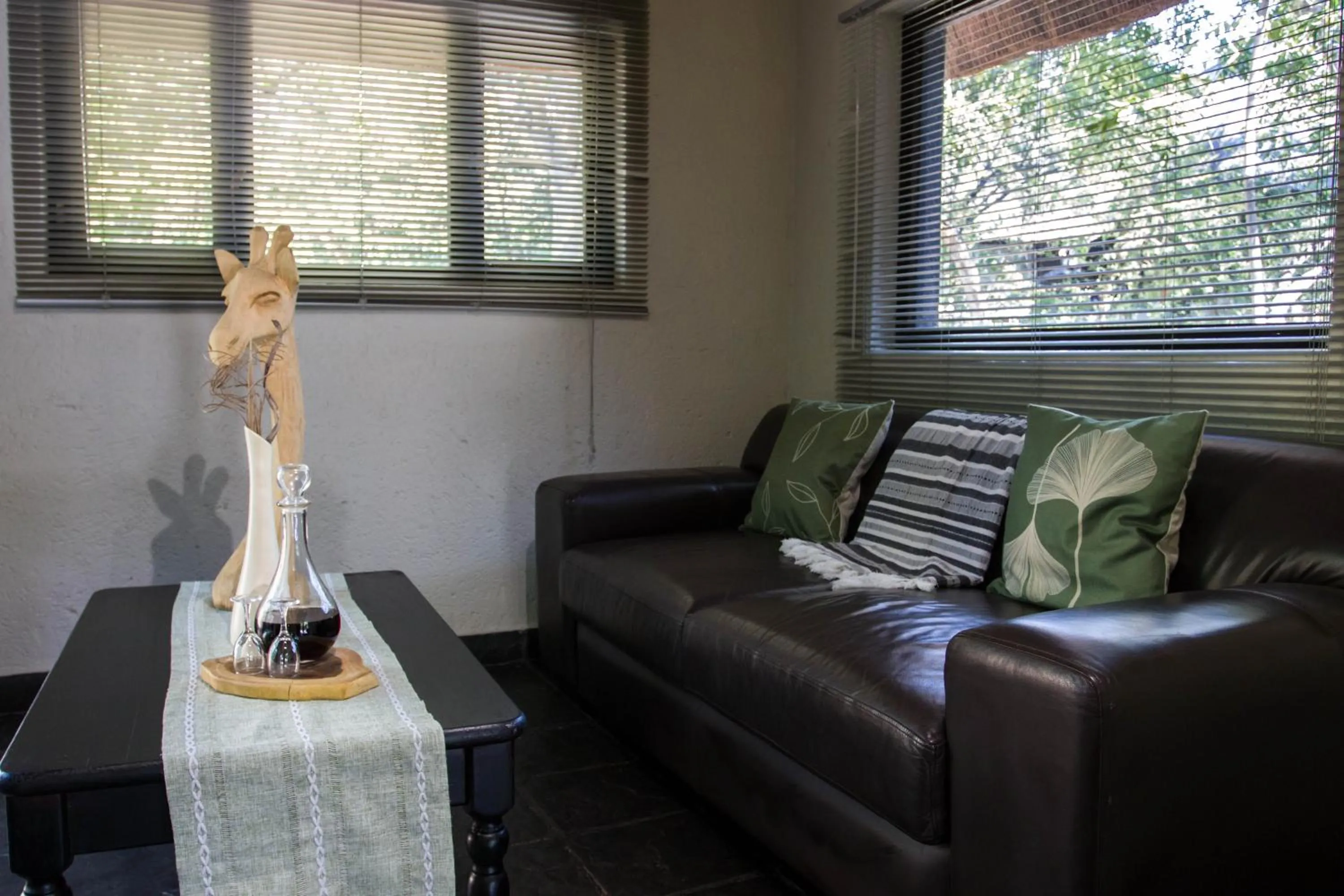 Living room in Ezulwini Game Lodges