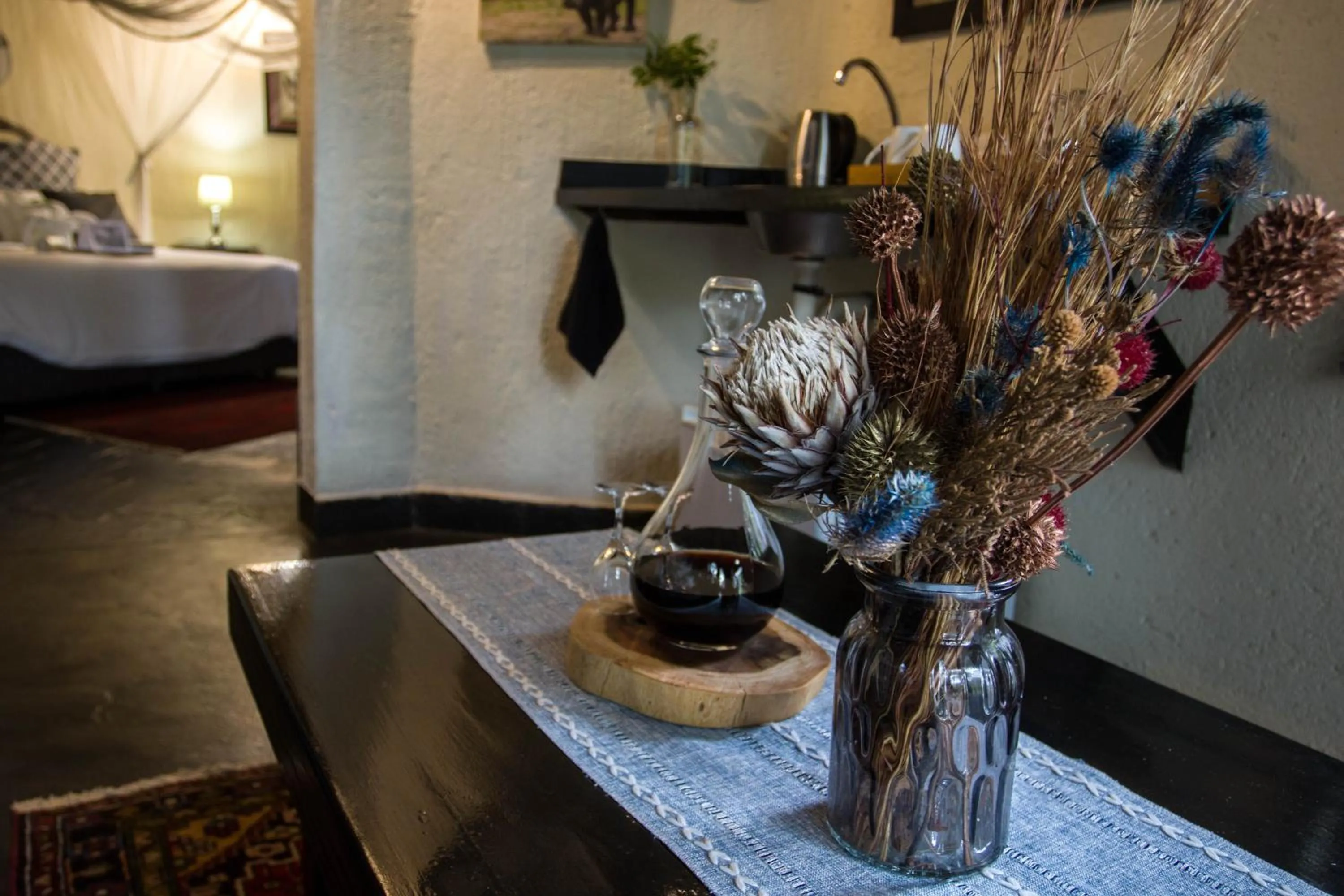 Coffee/tea facilities, Bed in Ezulwini Game Lodges