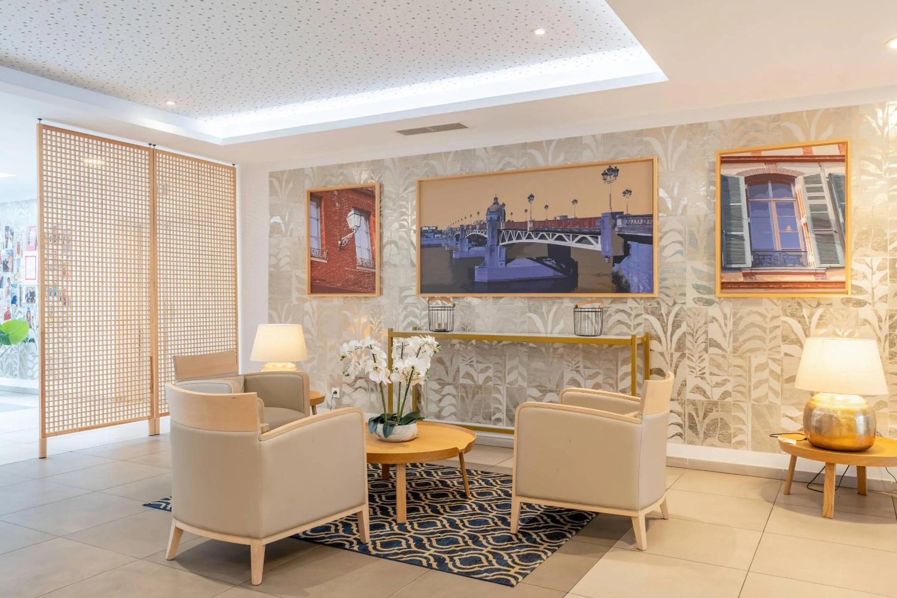 Lobby or reception in Quality Aparthotel Toulouse Ponts Jumeaux