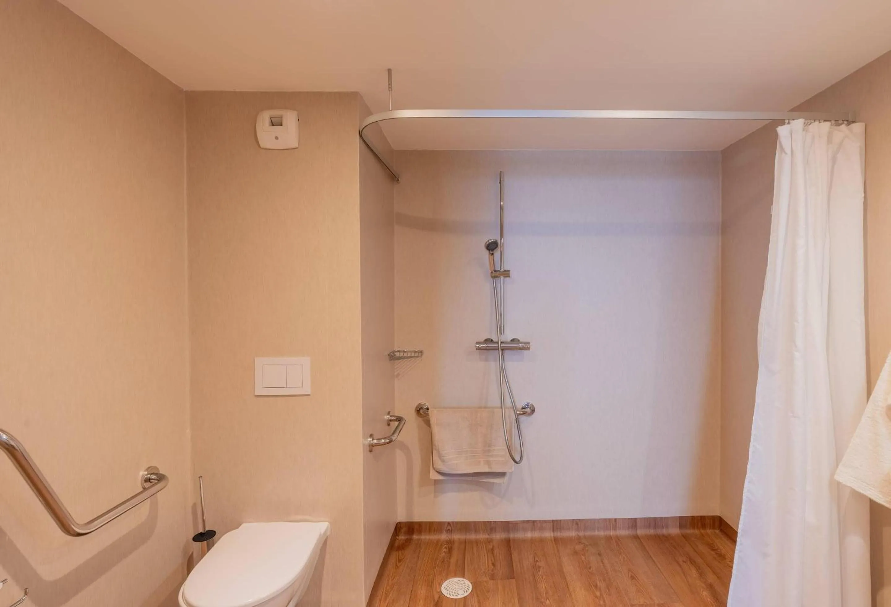 Bathroom in Quality Aparthotel Toulouse Ponts Jumeaux