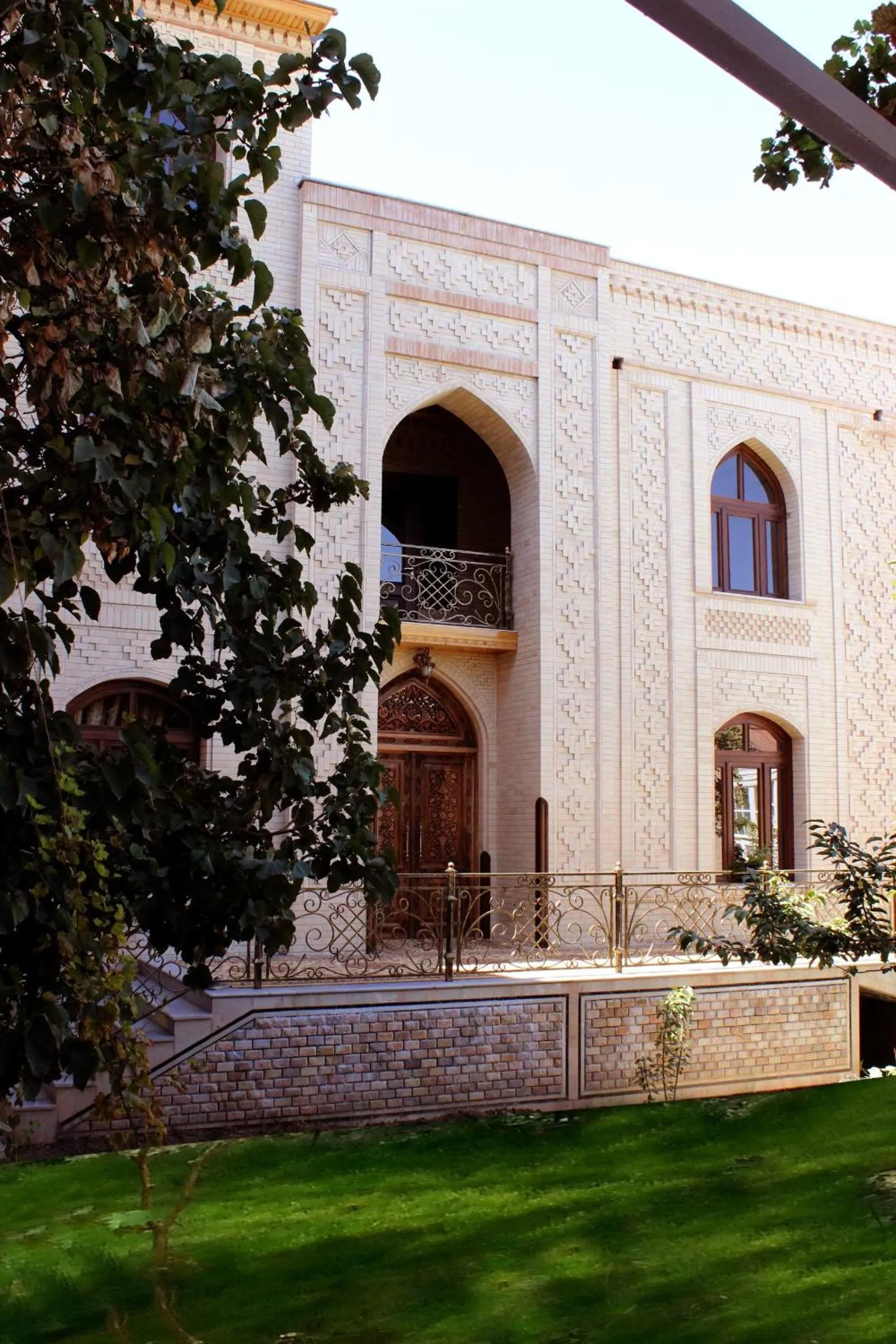 Facade/entrance in L'Argamak