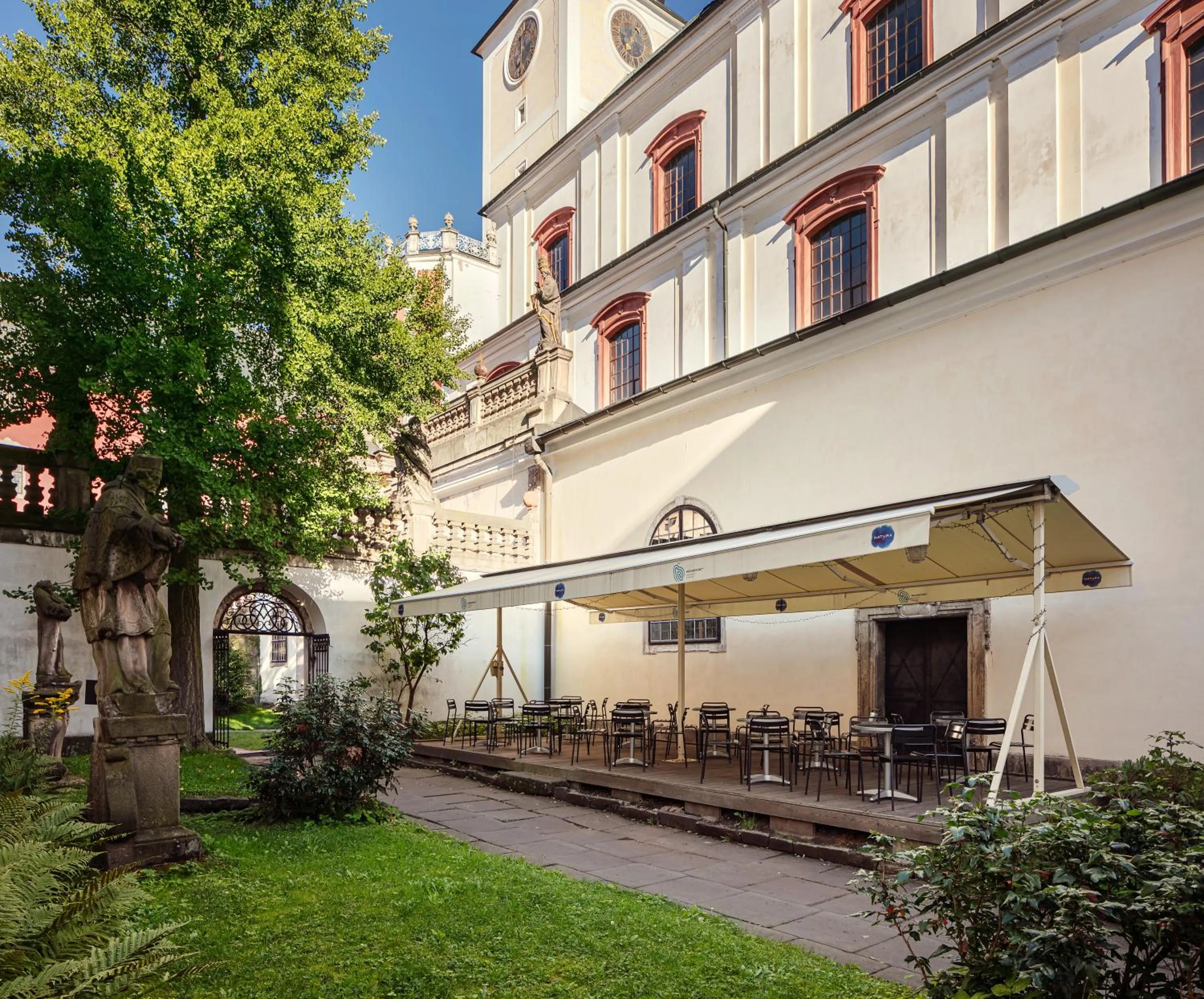 Property building in Dům Hostů Klášter Broumov