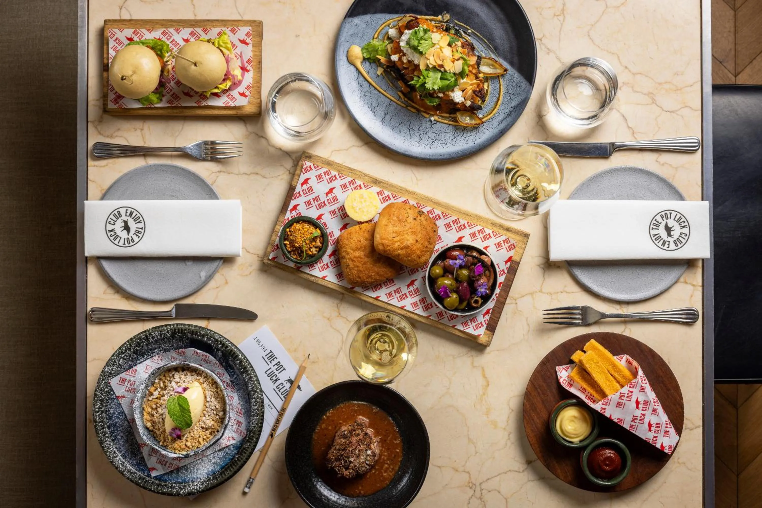 Restaurant/places to eat in The Peech Hotel