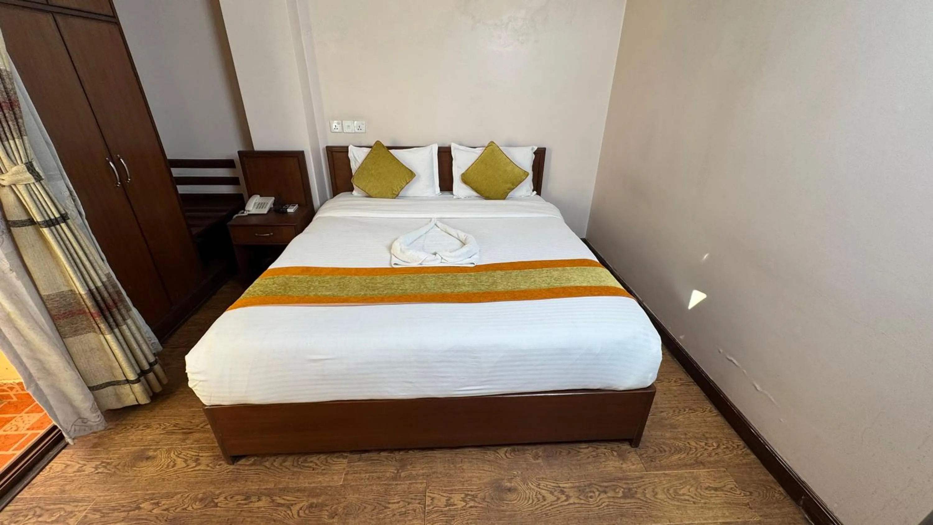 Photo of the whole room, Bed in Hotel Everest Nepal