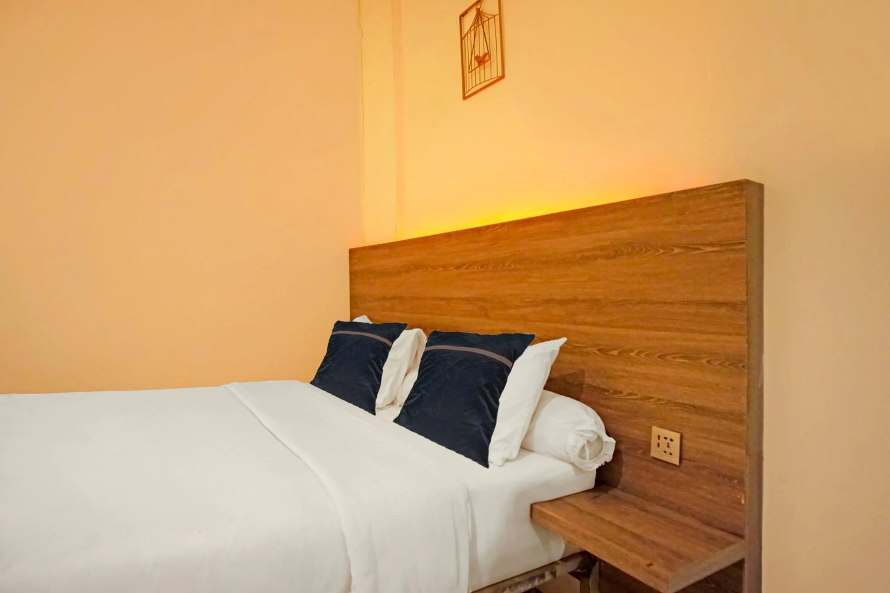 Bedroom, Bed in Hotel O near Ringroad City Walk XXI formerly Mitrotel Medan