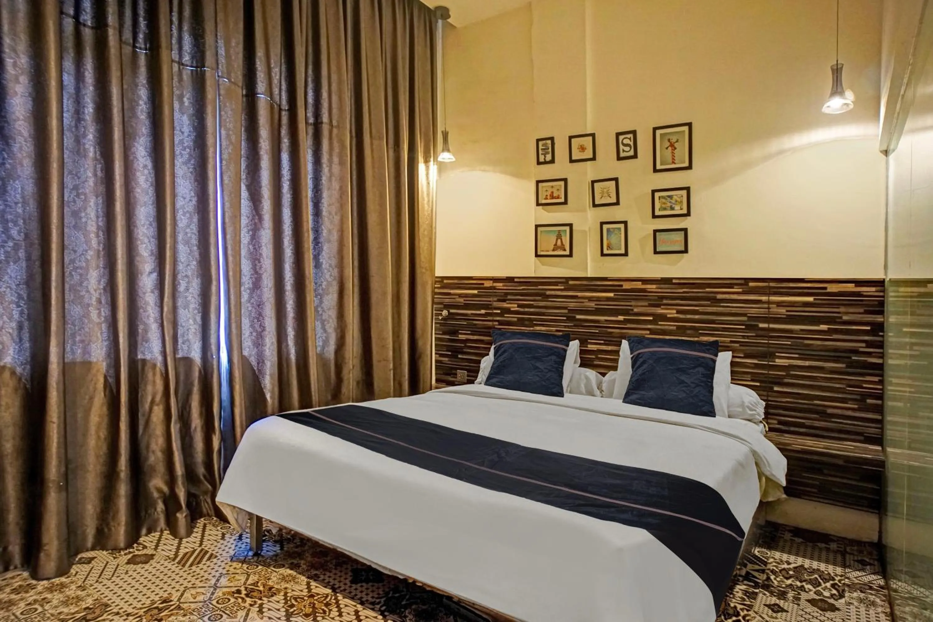 Deluxe Double Room in Hotel O near Ringroad City Walk XXI formerly Mitrotel Medan