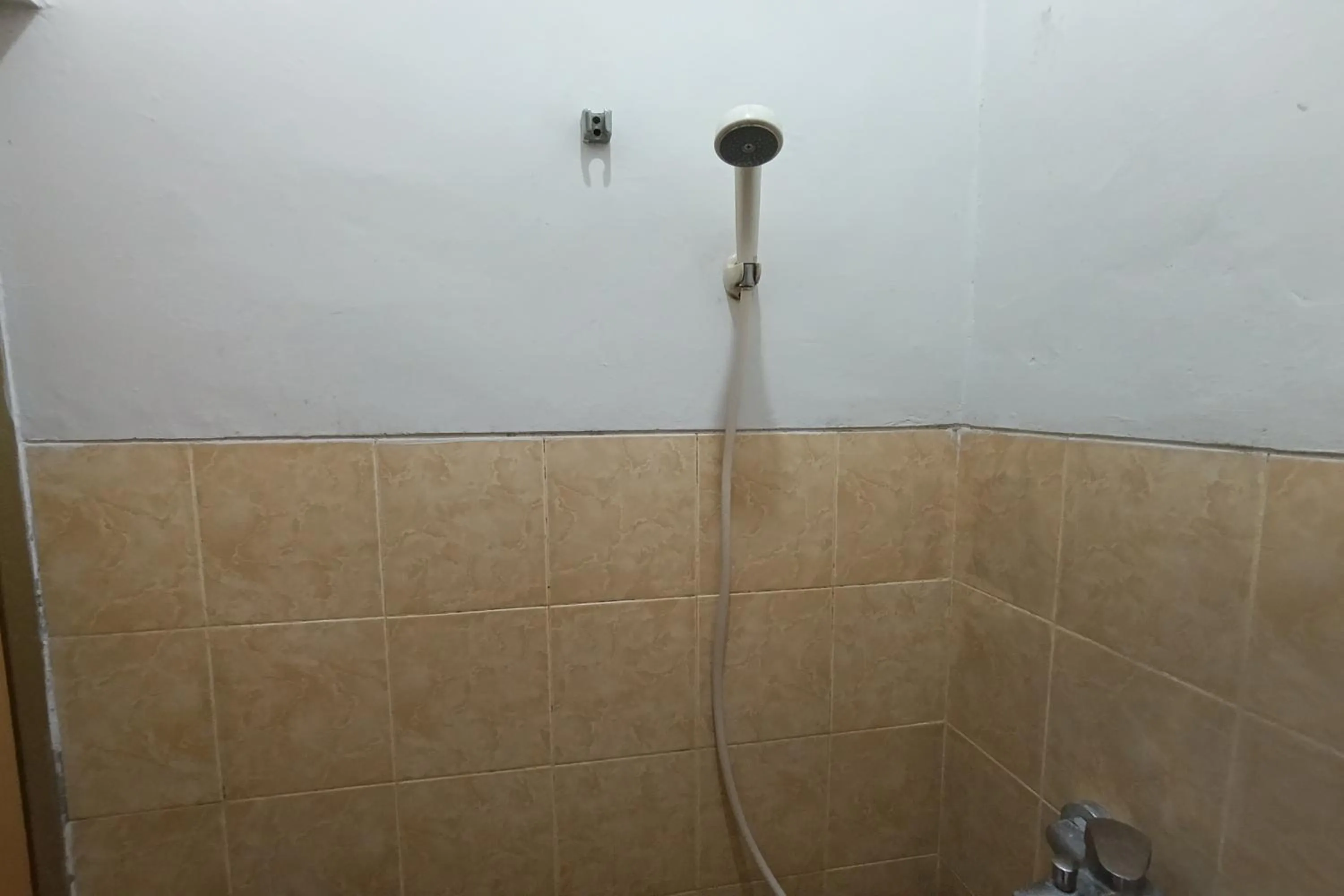 Shower in JJ House Kost Exclusive Nologaten