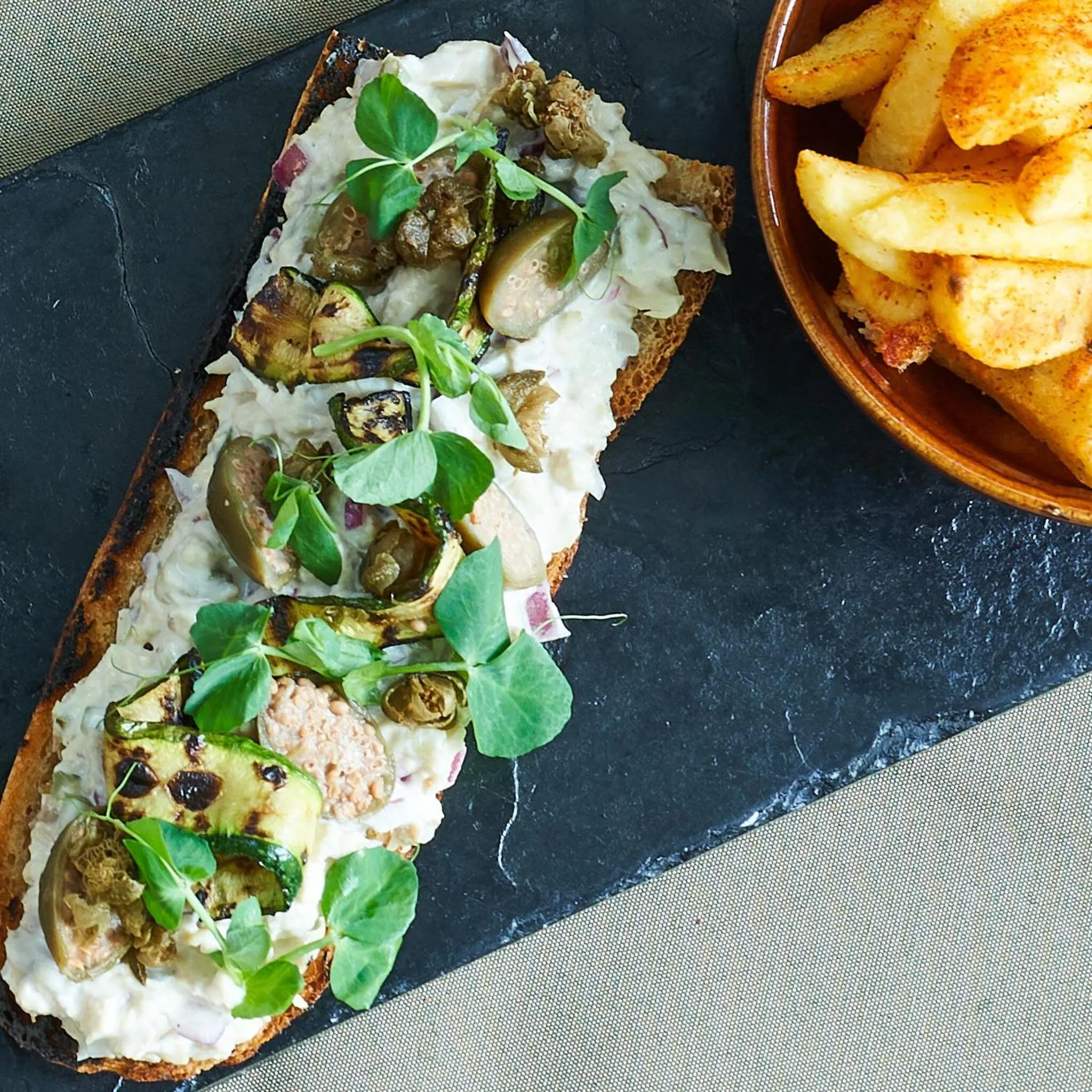 Food in Ten Bompas Hotel