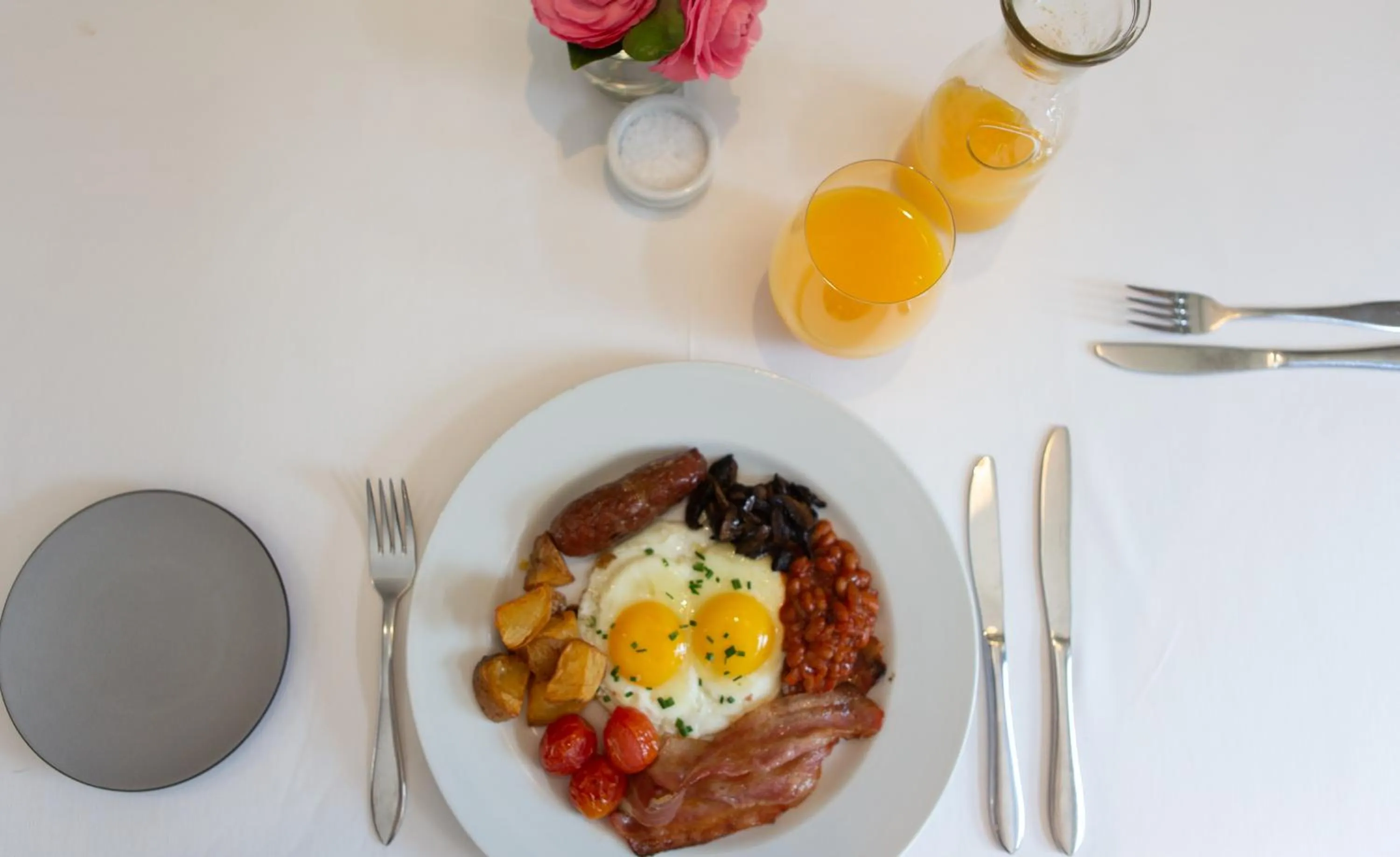 Food and drinks in Ten Bompas Hotel