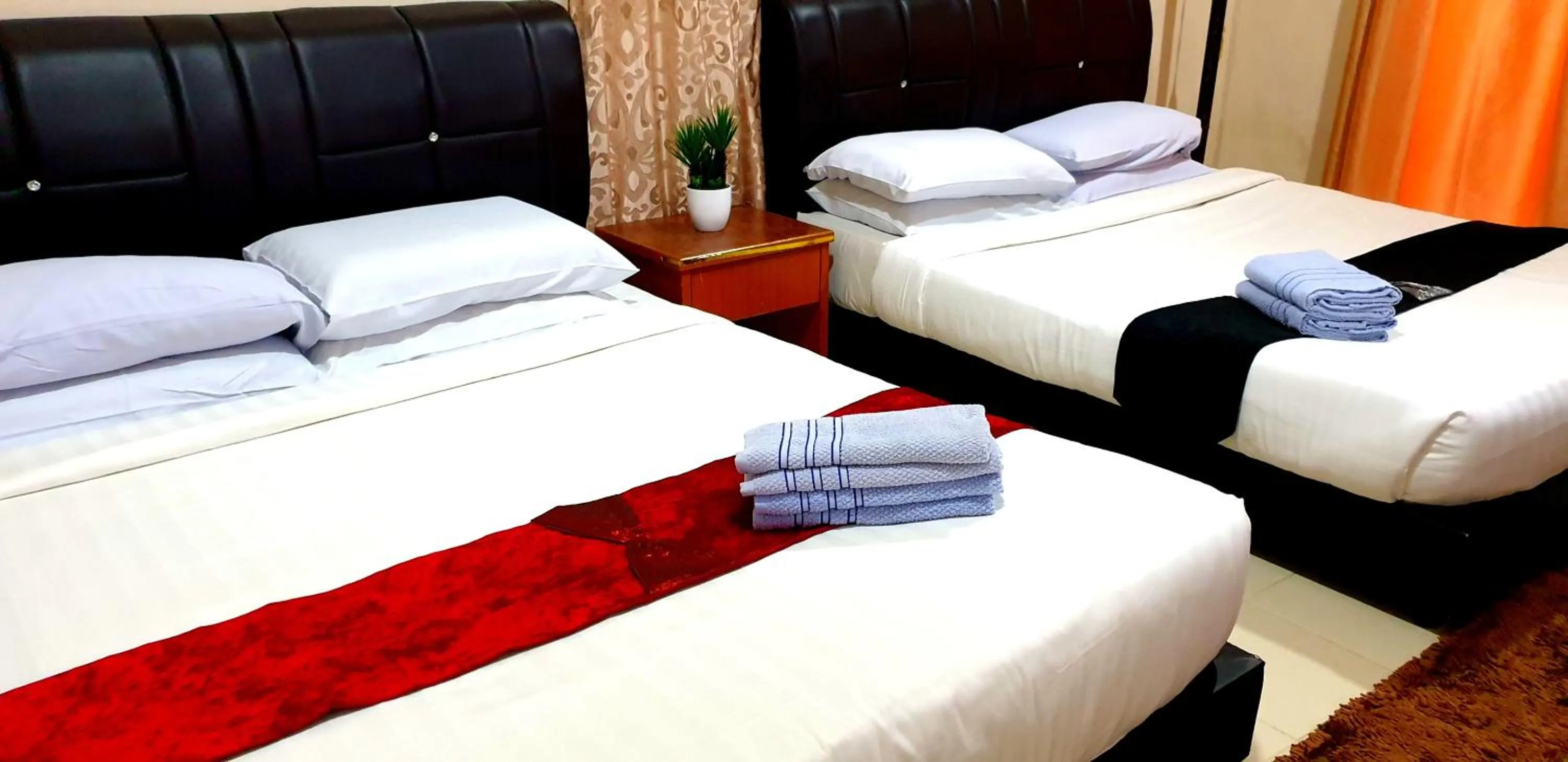 Bed in Pemandangan Indah Guest House - Look Out Point Villa-