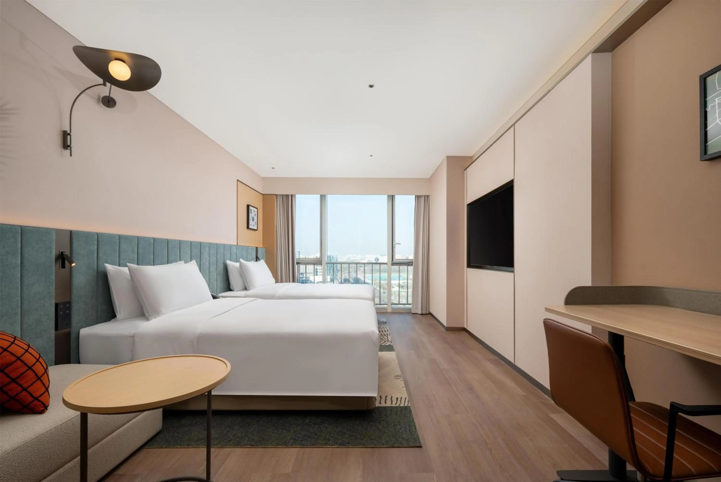 Bed in Hilton Garden Inn Beijing Fengtai Xinxiang Building