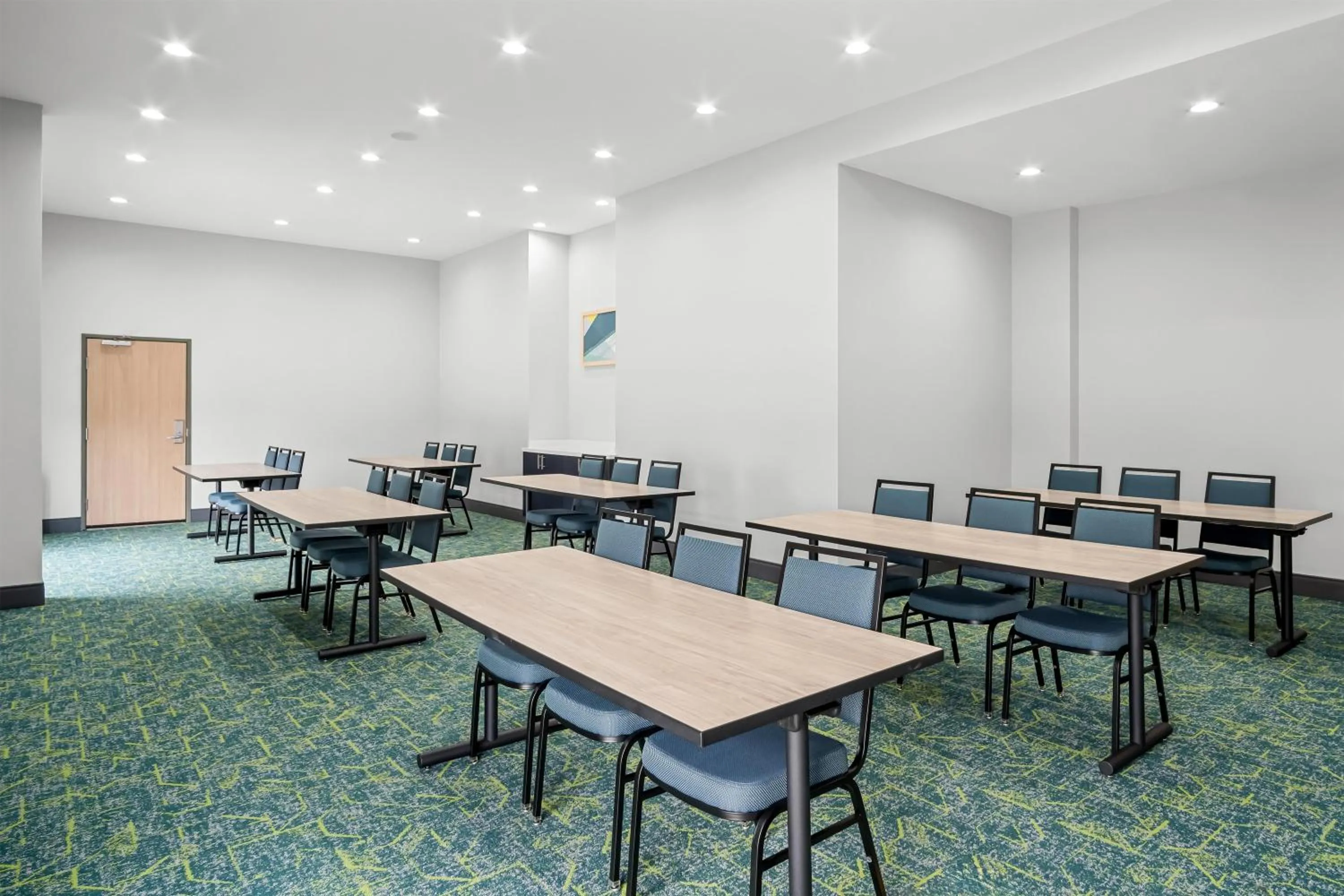 Meeting/conference room in Spark By Hilton Garland Dallas East