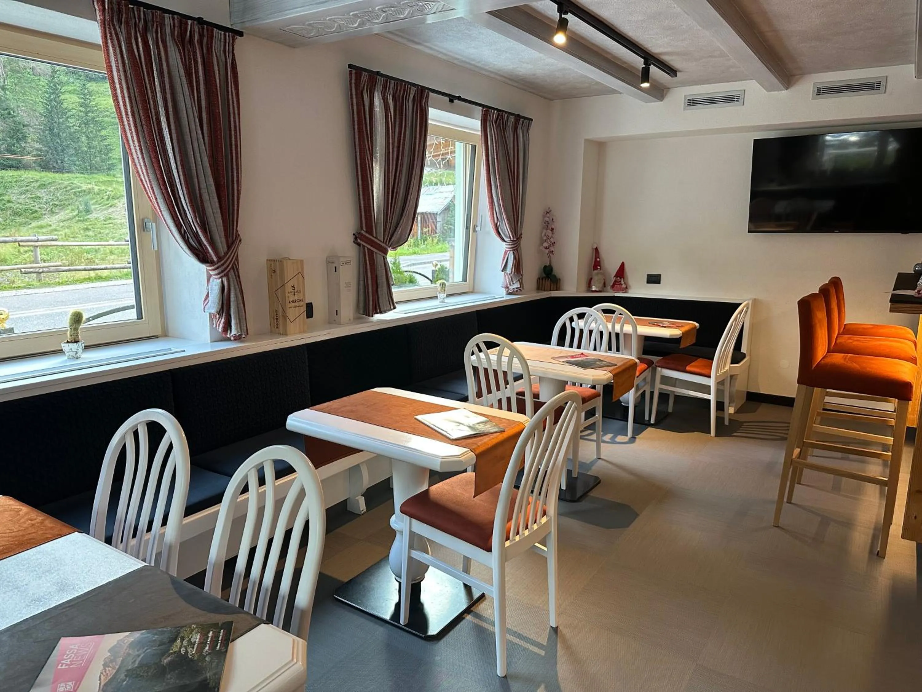 Lounge or bar in Albergo Garni Edy (B&B)