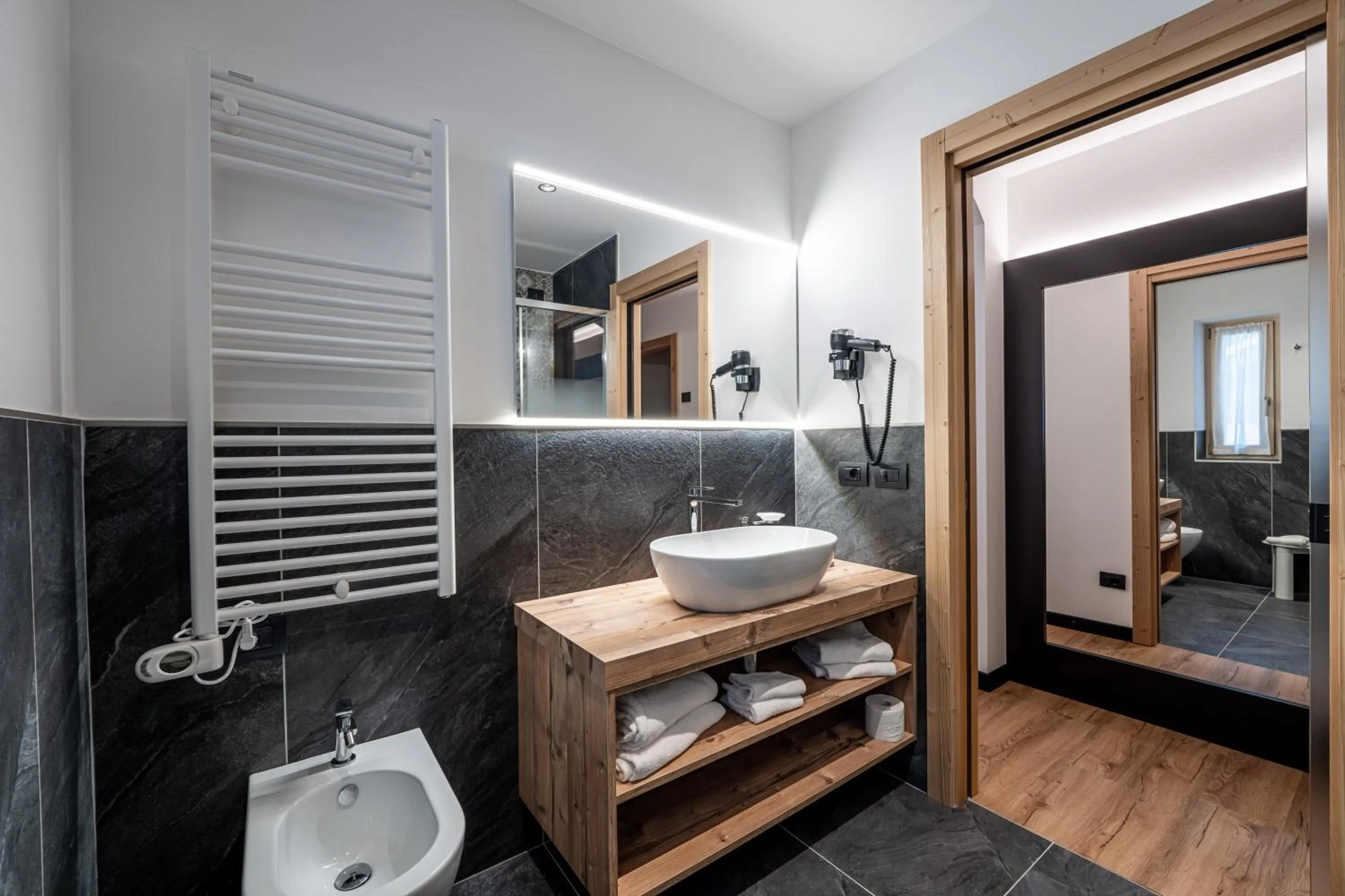 Bathroom in Albergo Garni Edy (B&B)