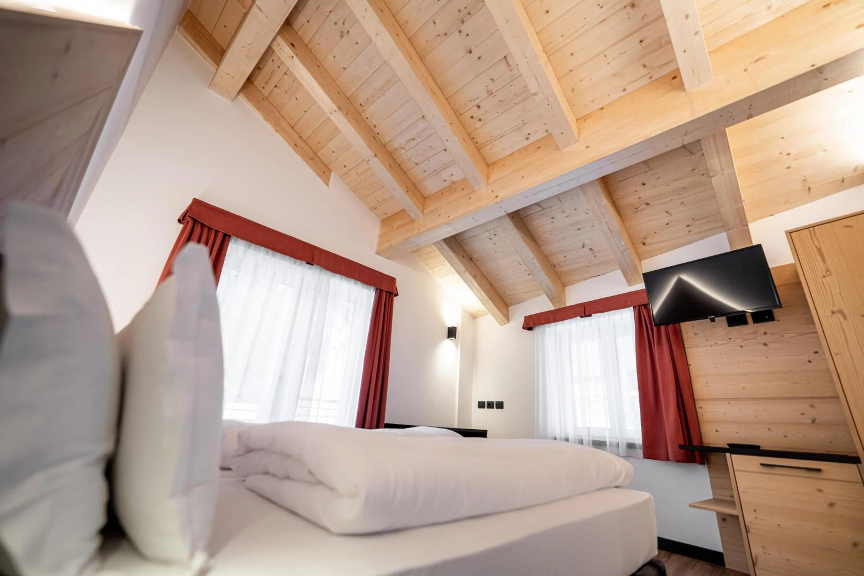 Photo of the whole room, Bed in Albergo Garni Edy (B&B)