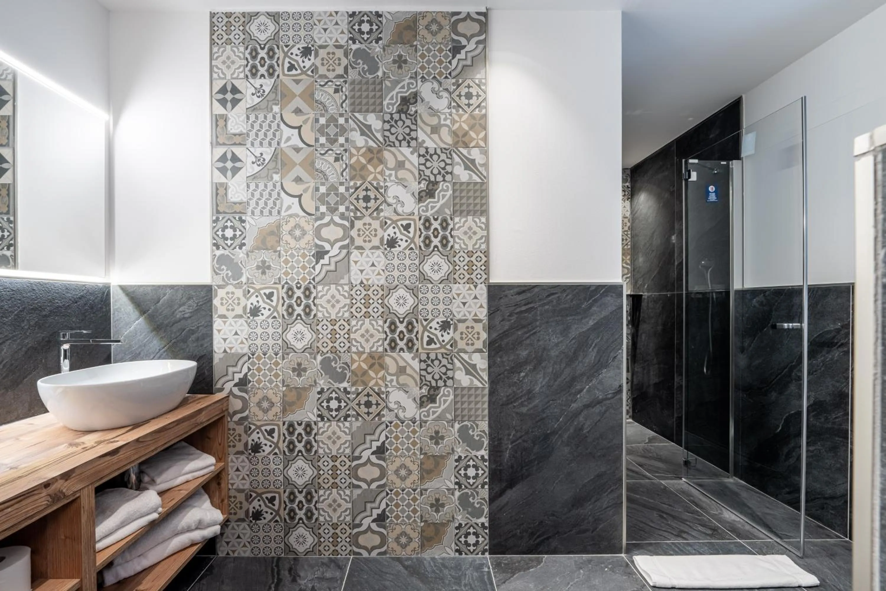 Bathroom in Albergo Garni Edy (B&B)