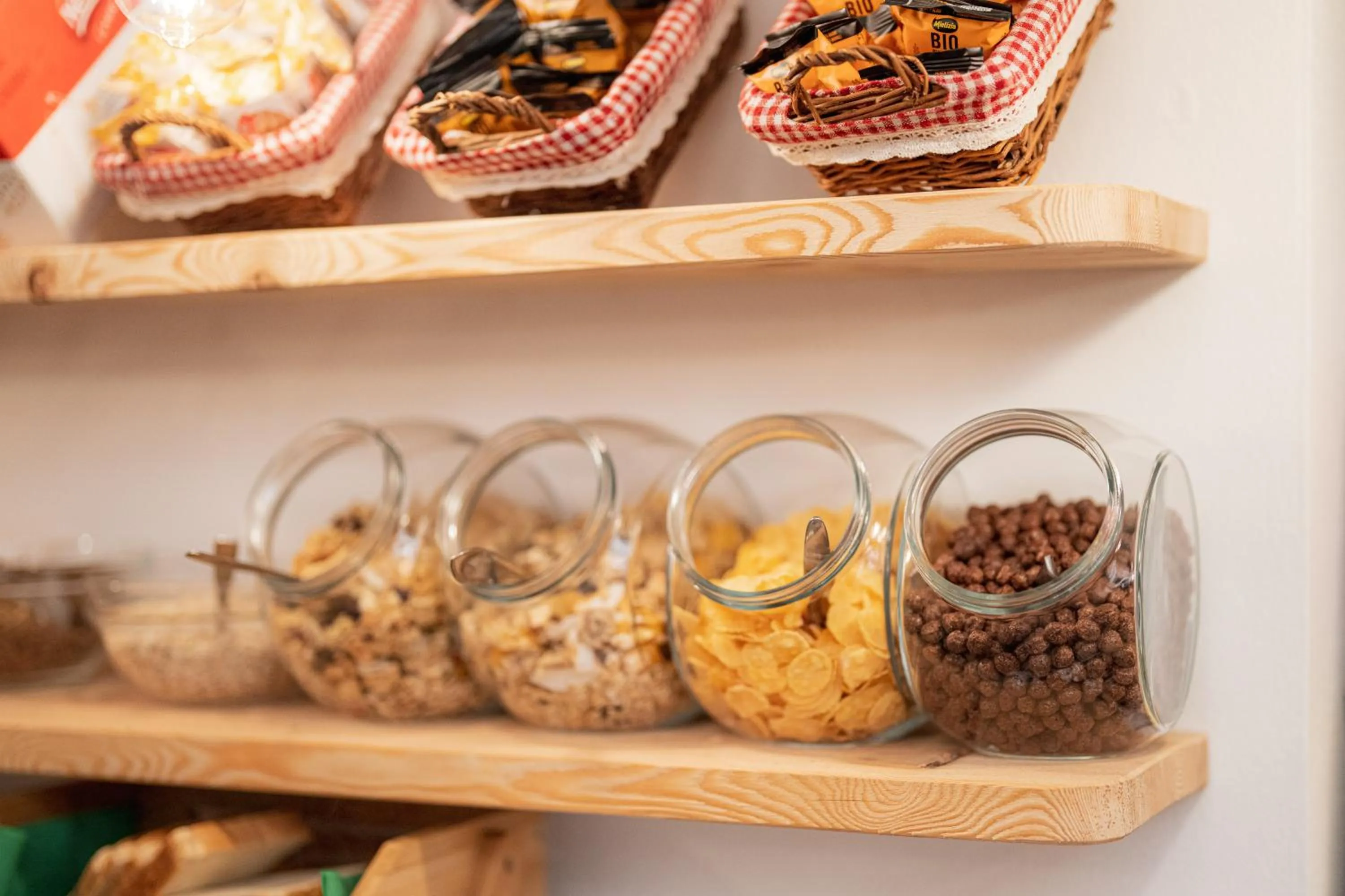 Continental breakfast in Albergo Garni Edy (B&B)