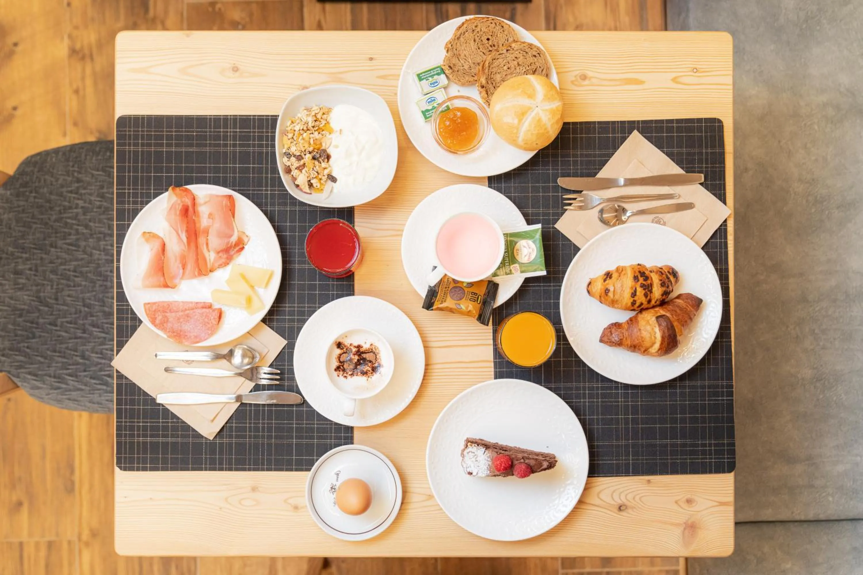 Breakfast in Albergo Garni Edy (B&B)