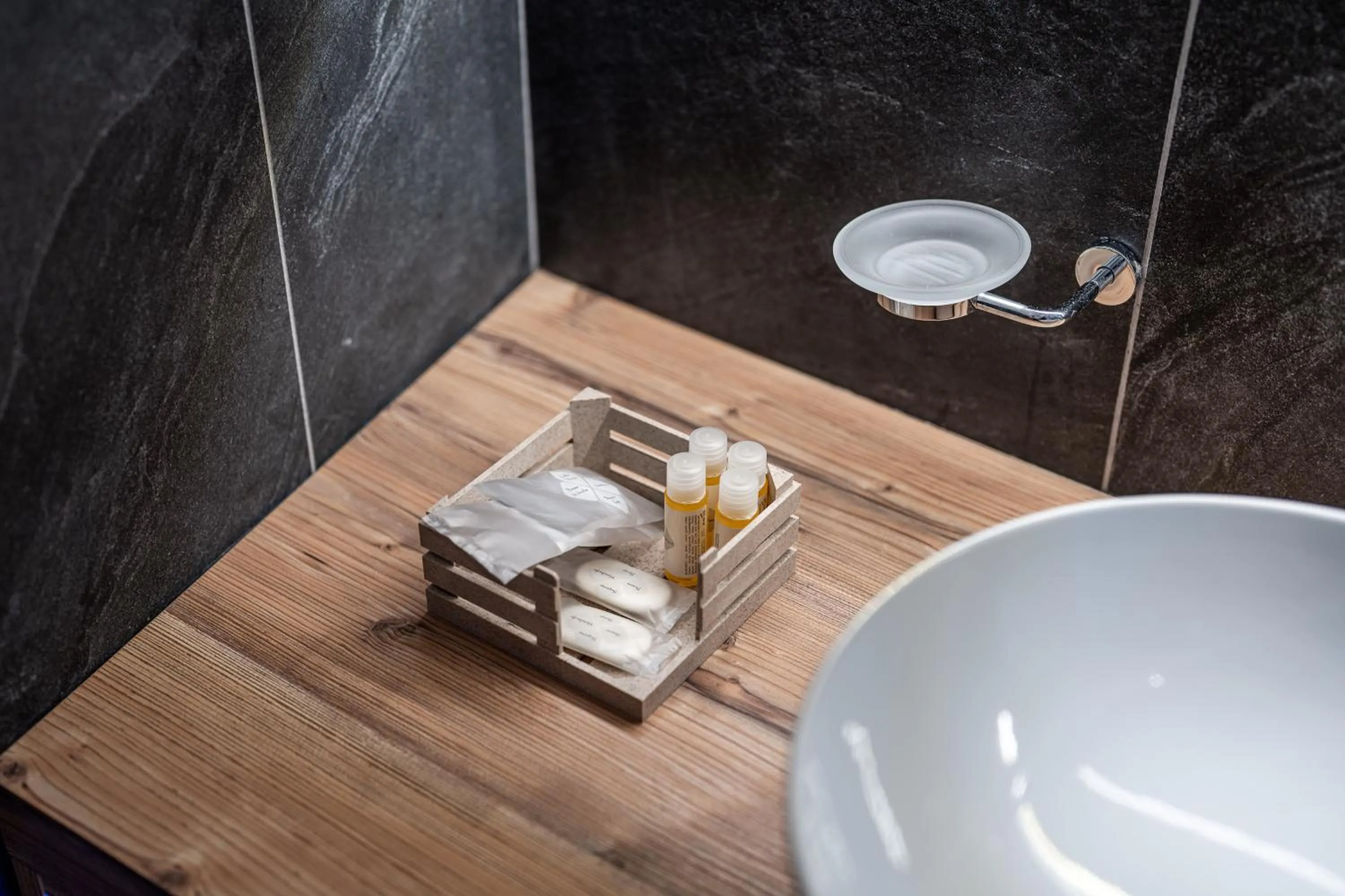 Bathroom in Albergo Garni Edy (B&B)