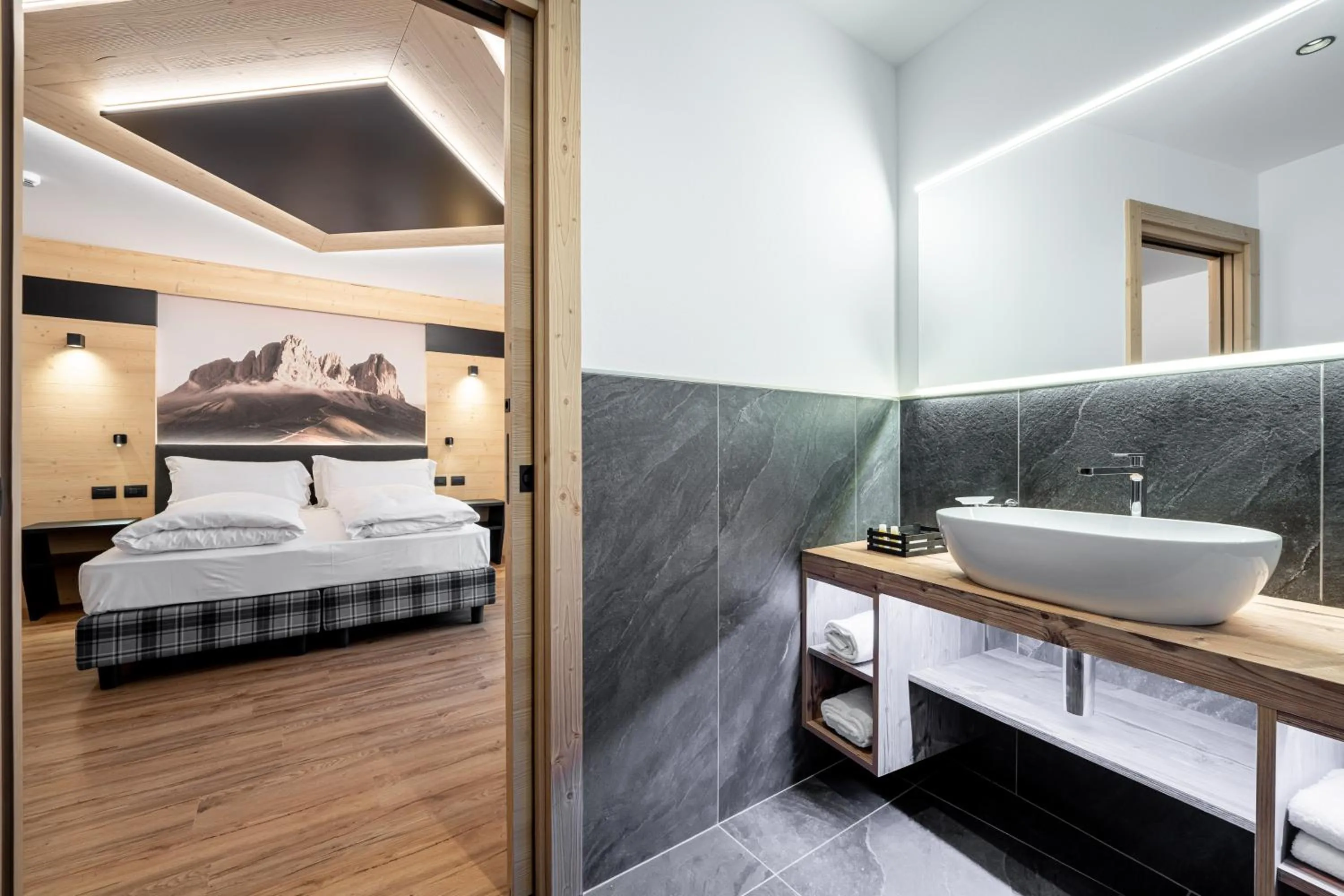 Photo of the whole room, Bed in Albergo Garni Edy (B&B)