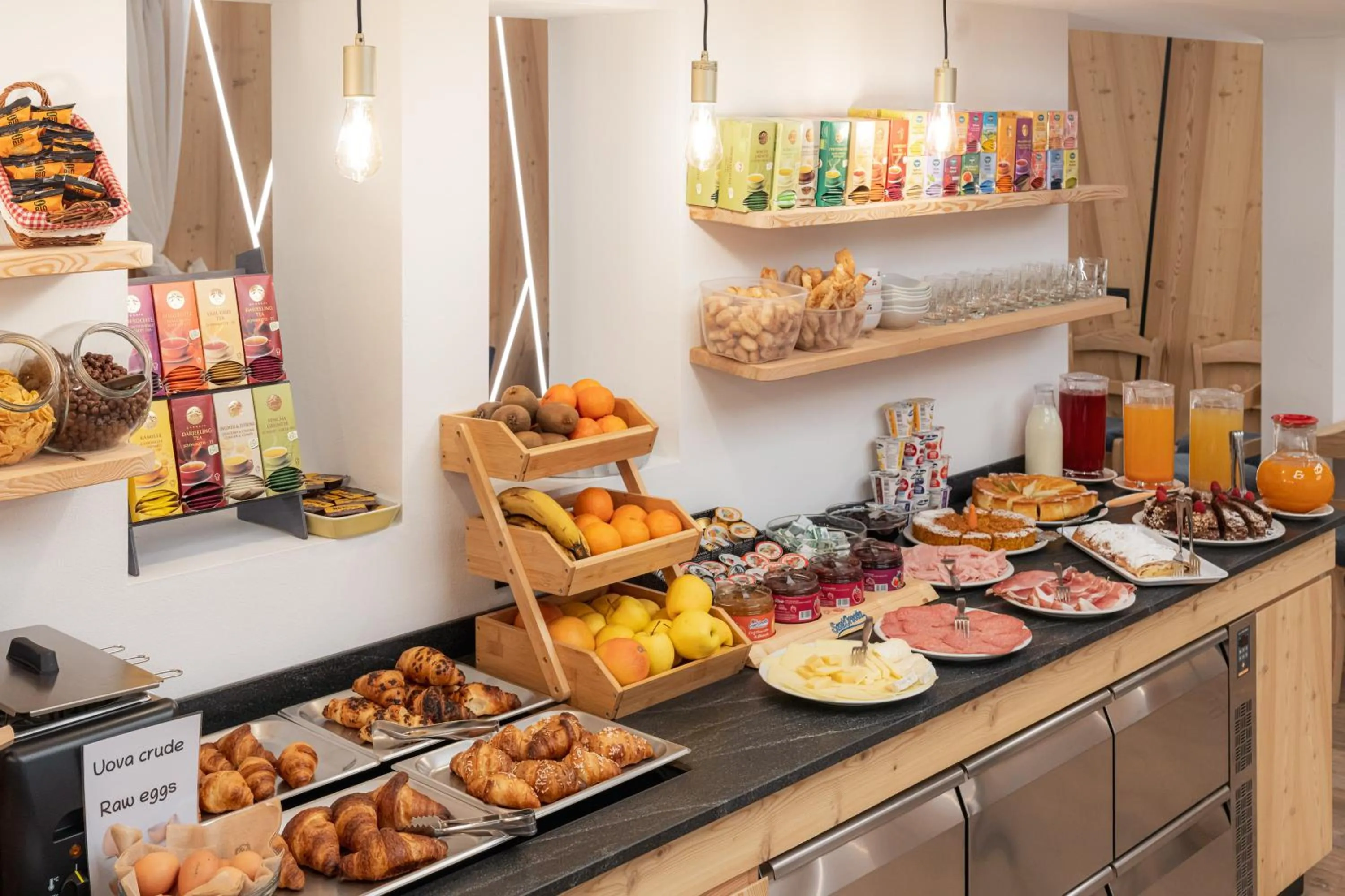 Breakfast in Albergo Garni Edy (B&B)