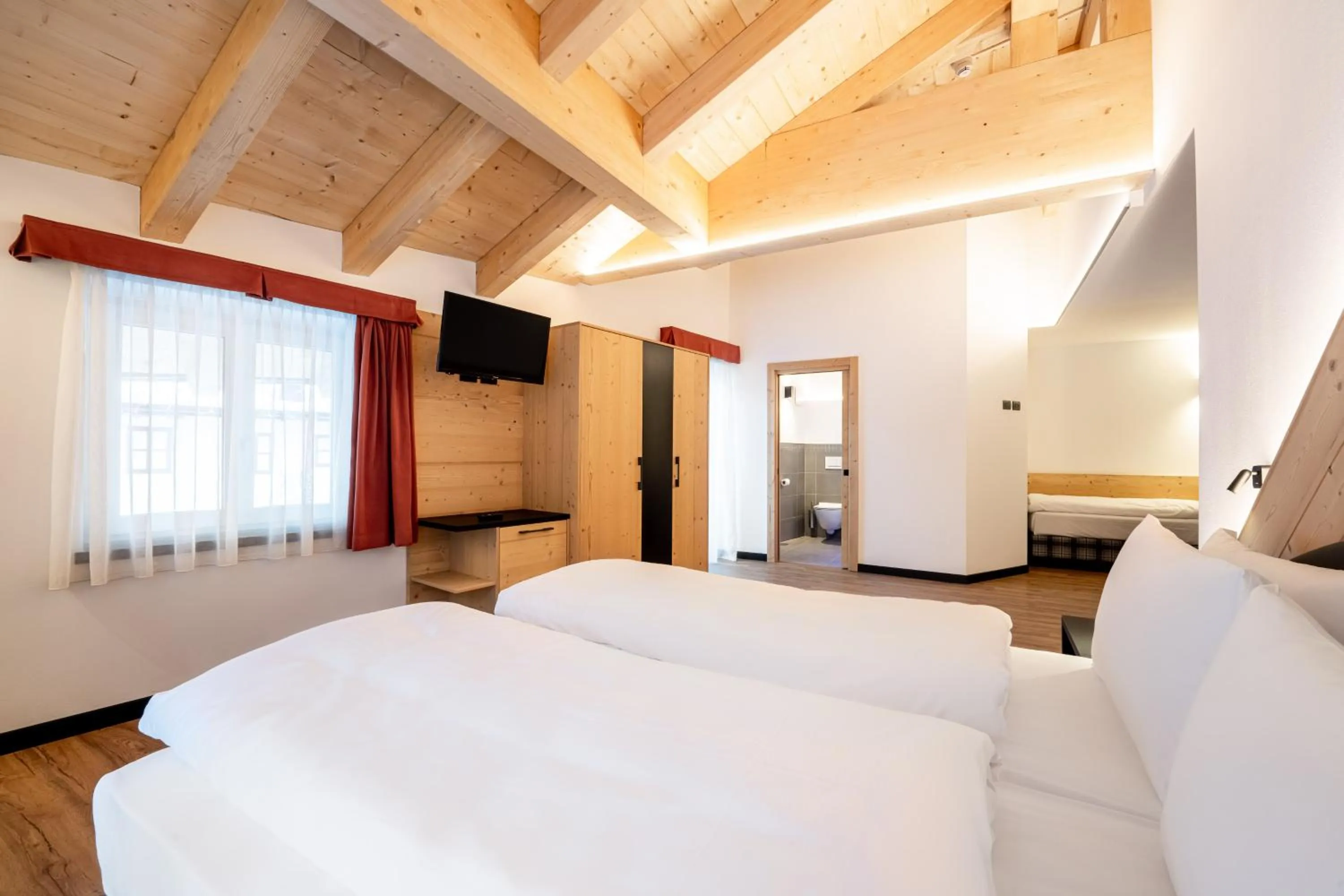 TV and multimedia, Bed in Albergo Garni Edy (B&B)