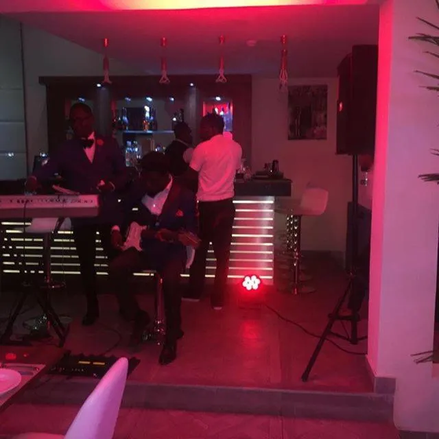 Restaurant/places to eat in Scarlet Lodge