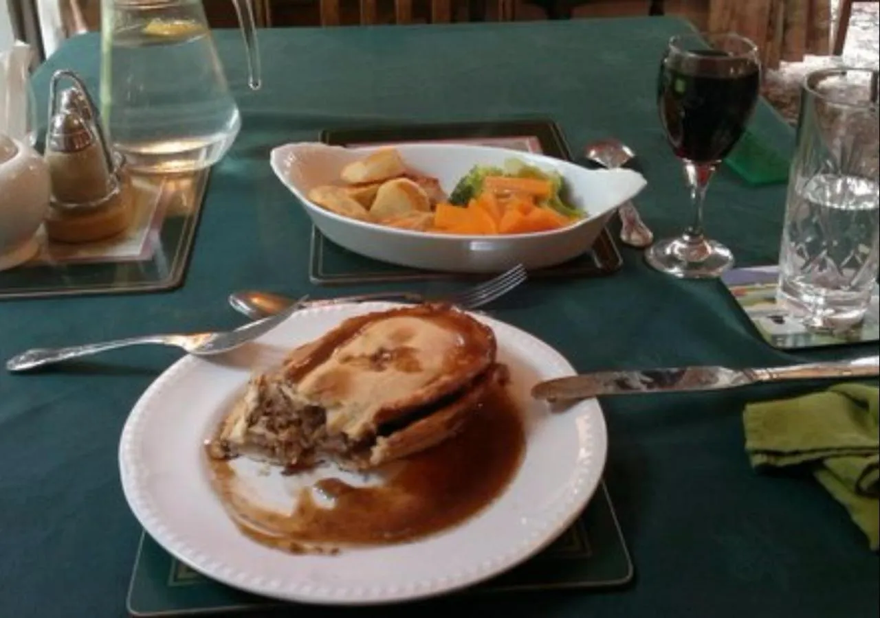 Breakfast in Scarlet Lodge