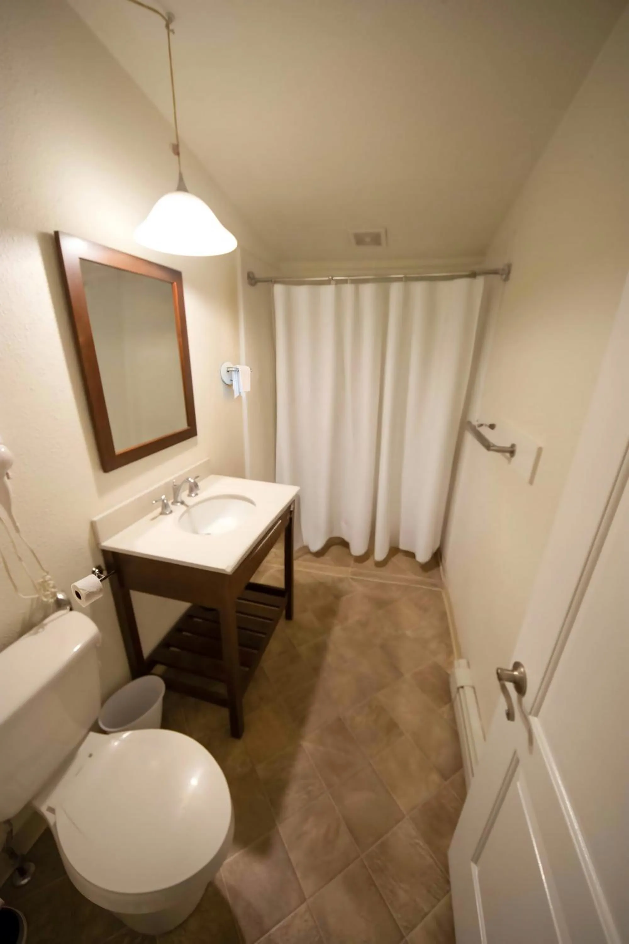 Bathroom in Rewak Studios