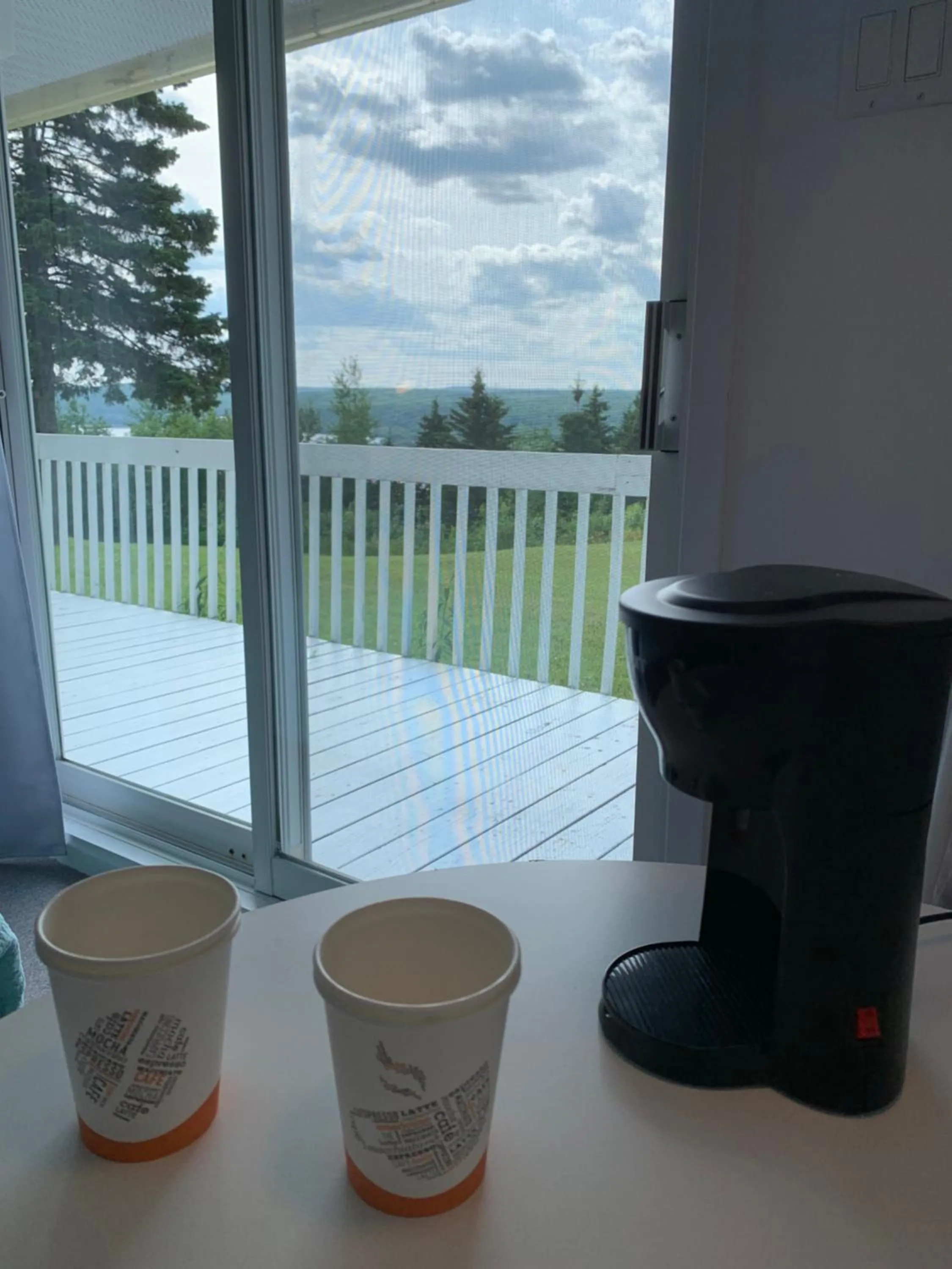 Coffee/tea facilities in Auberge Motel Panorama