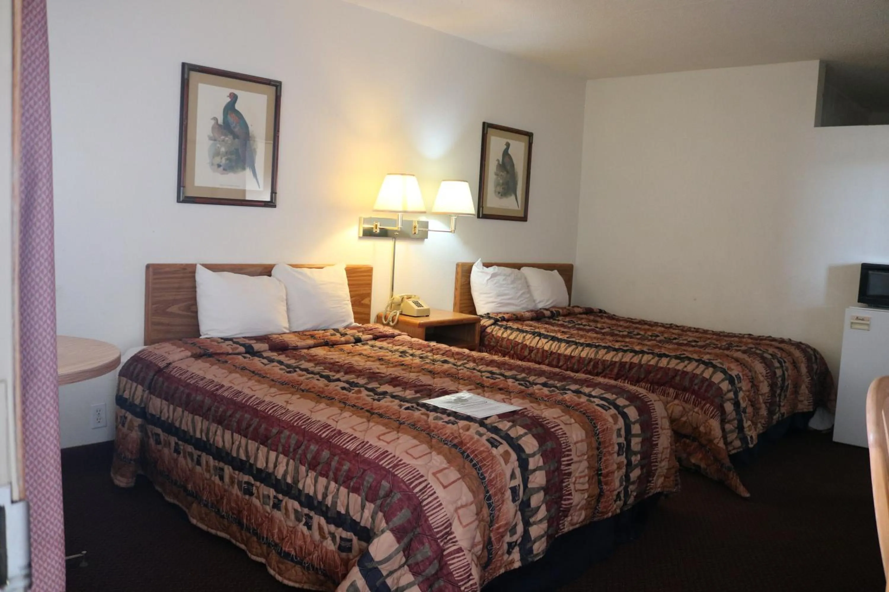 Bed in Dakota Inn