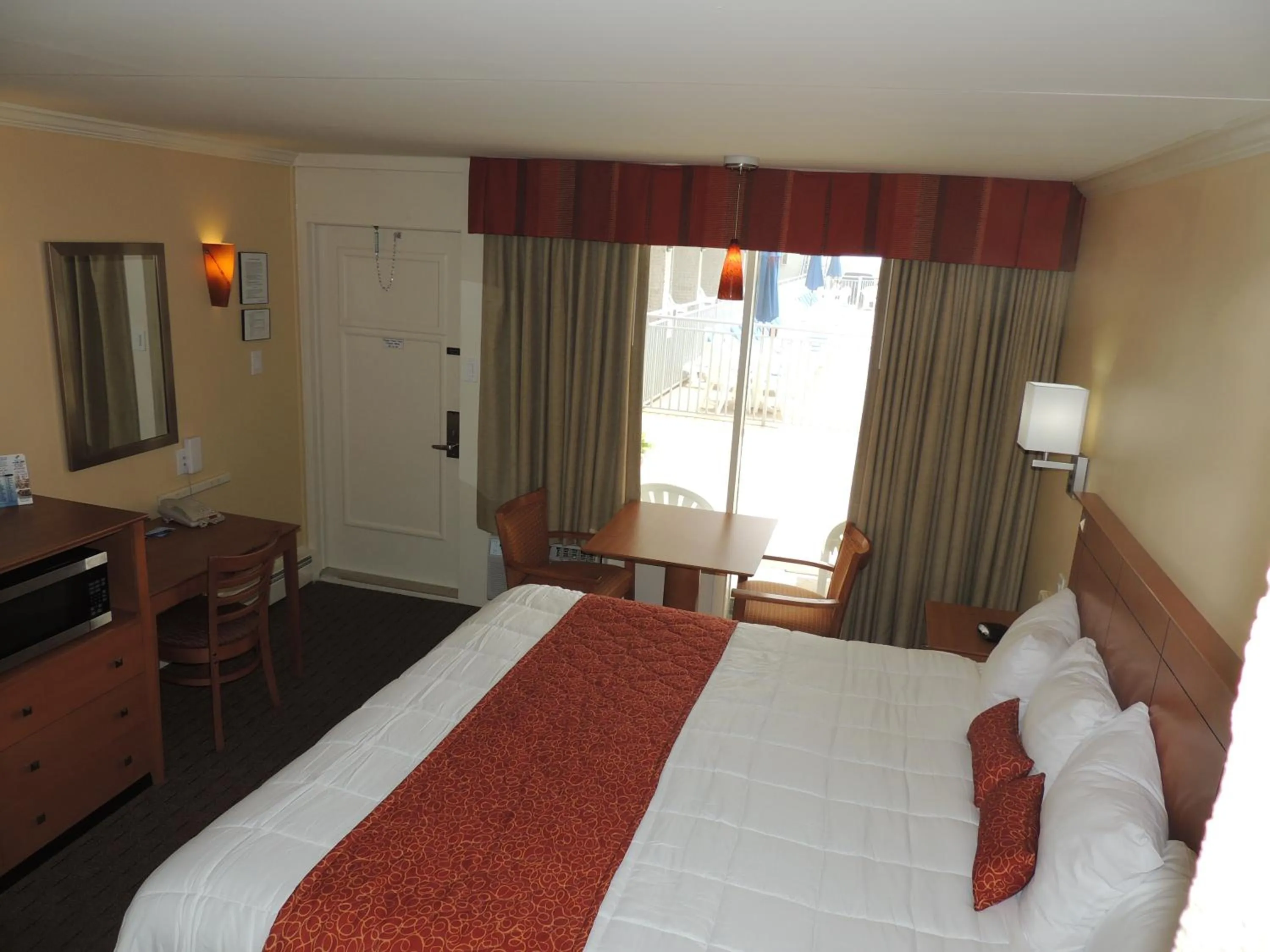 Photo of the whole room, Bed in Fleur de Lis Beach Motel