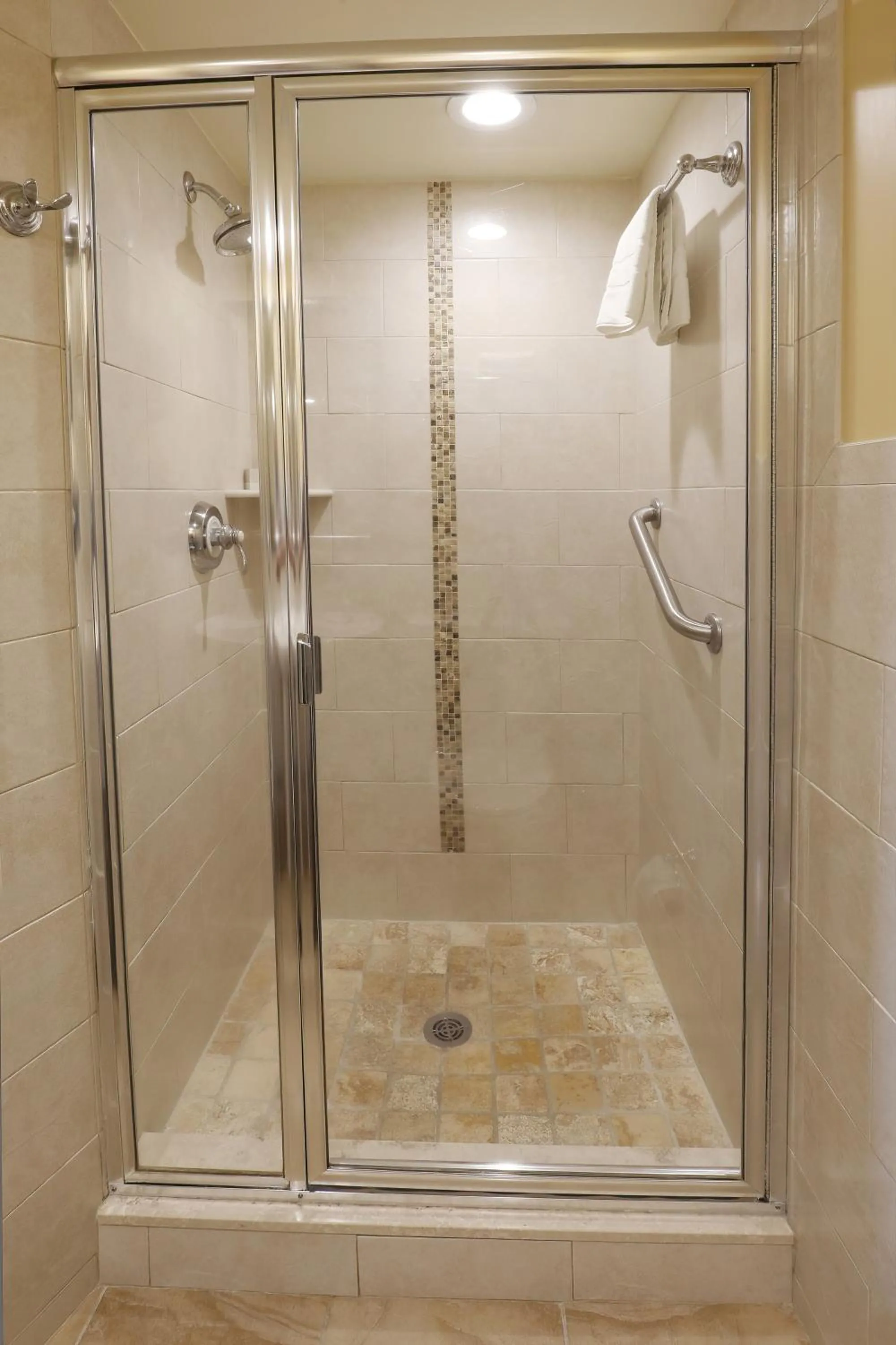 Shower in Fleur de Lis Beach Motel