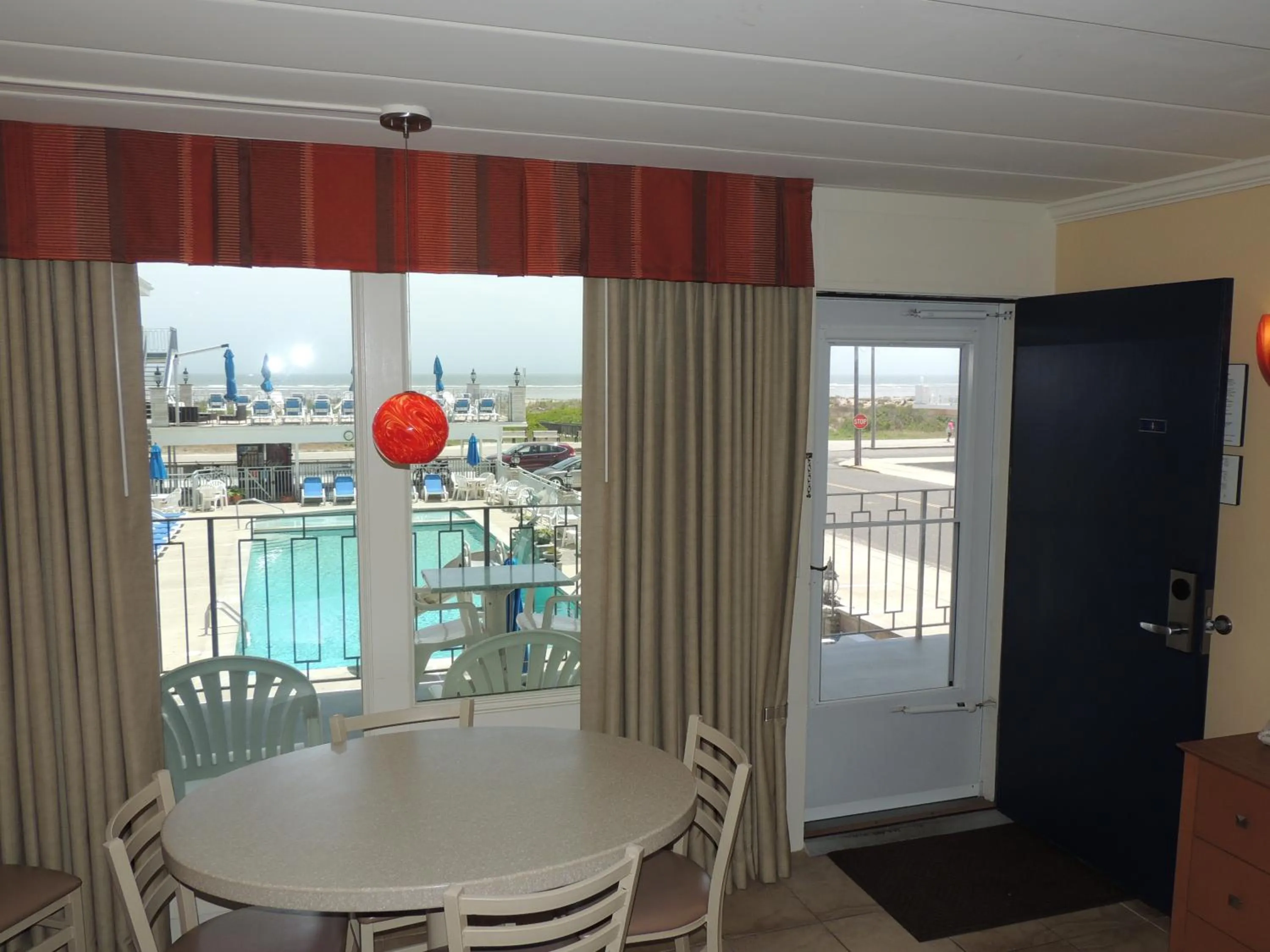 Dining area in Fleur de Lis Beach Motel
