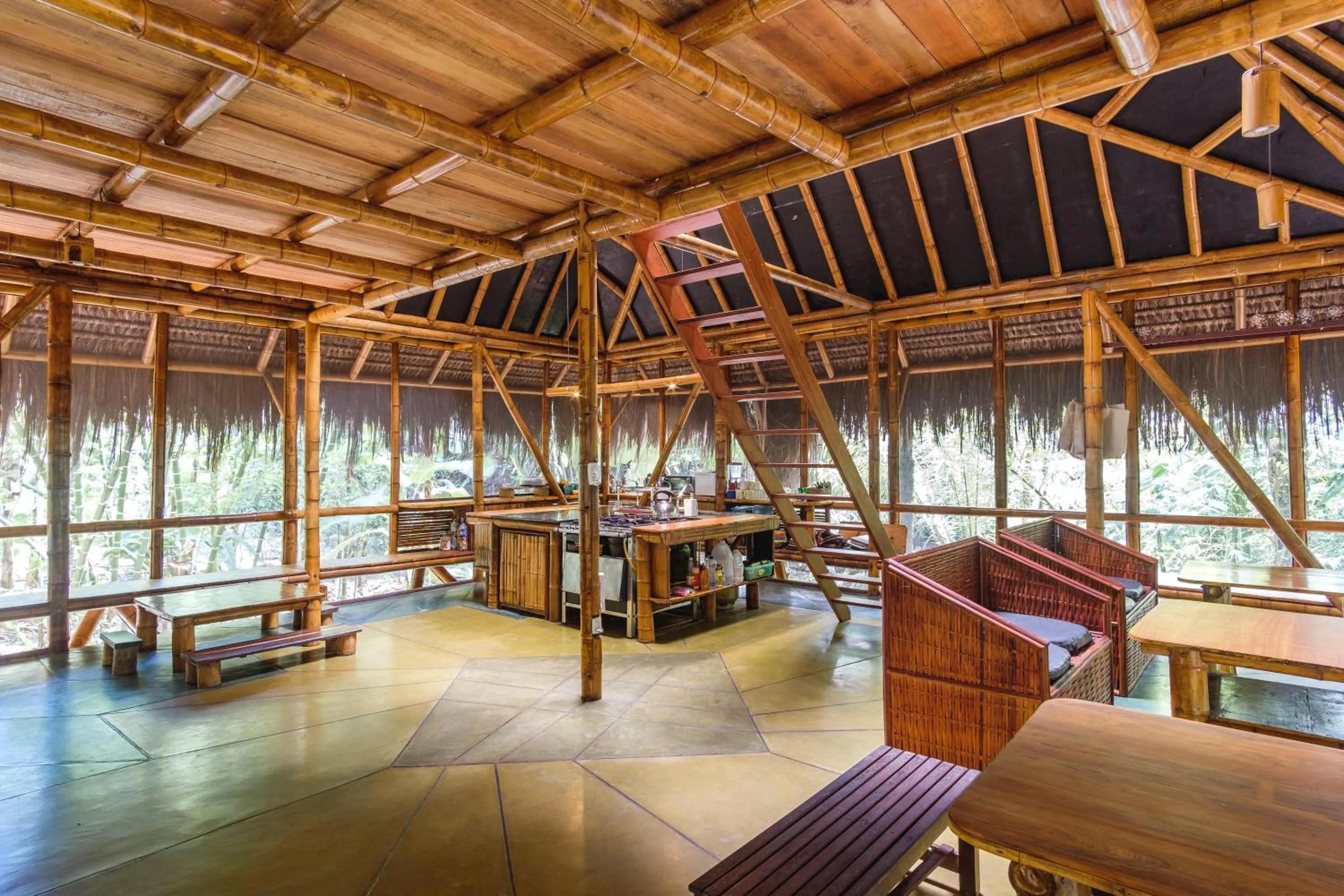 Communal lounge/ TV room in Universo Pol Bamboo Hostel