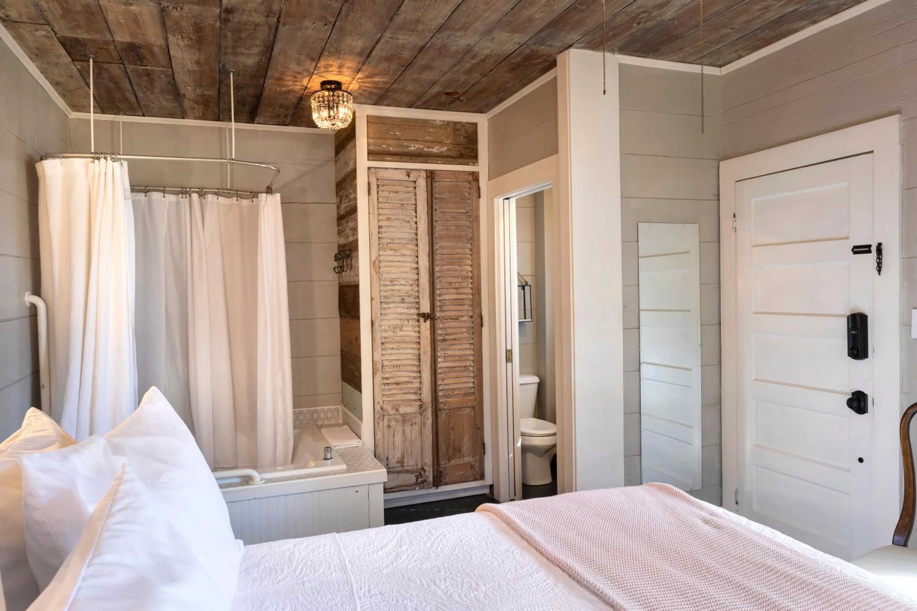 Bathroom in Katy House Bed and Breakfast