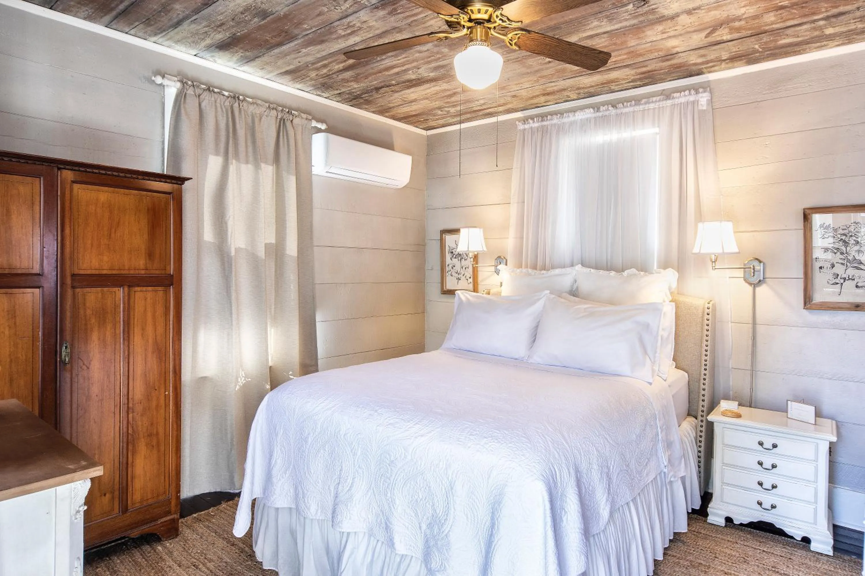 Bed in Katy House Bed and Breakfast