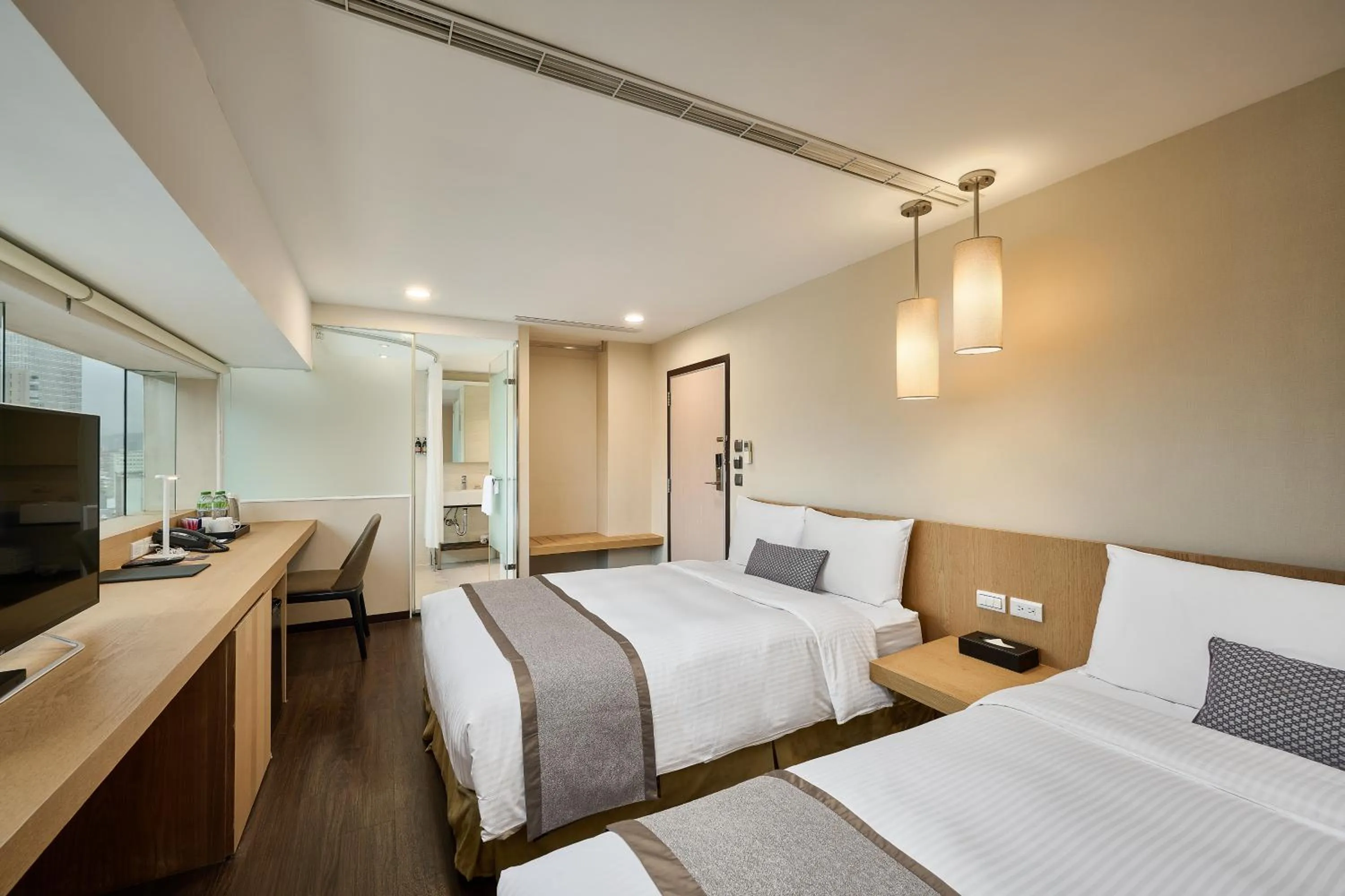 Photo of the whole room, Bed in Eastin Taipei Hotel