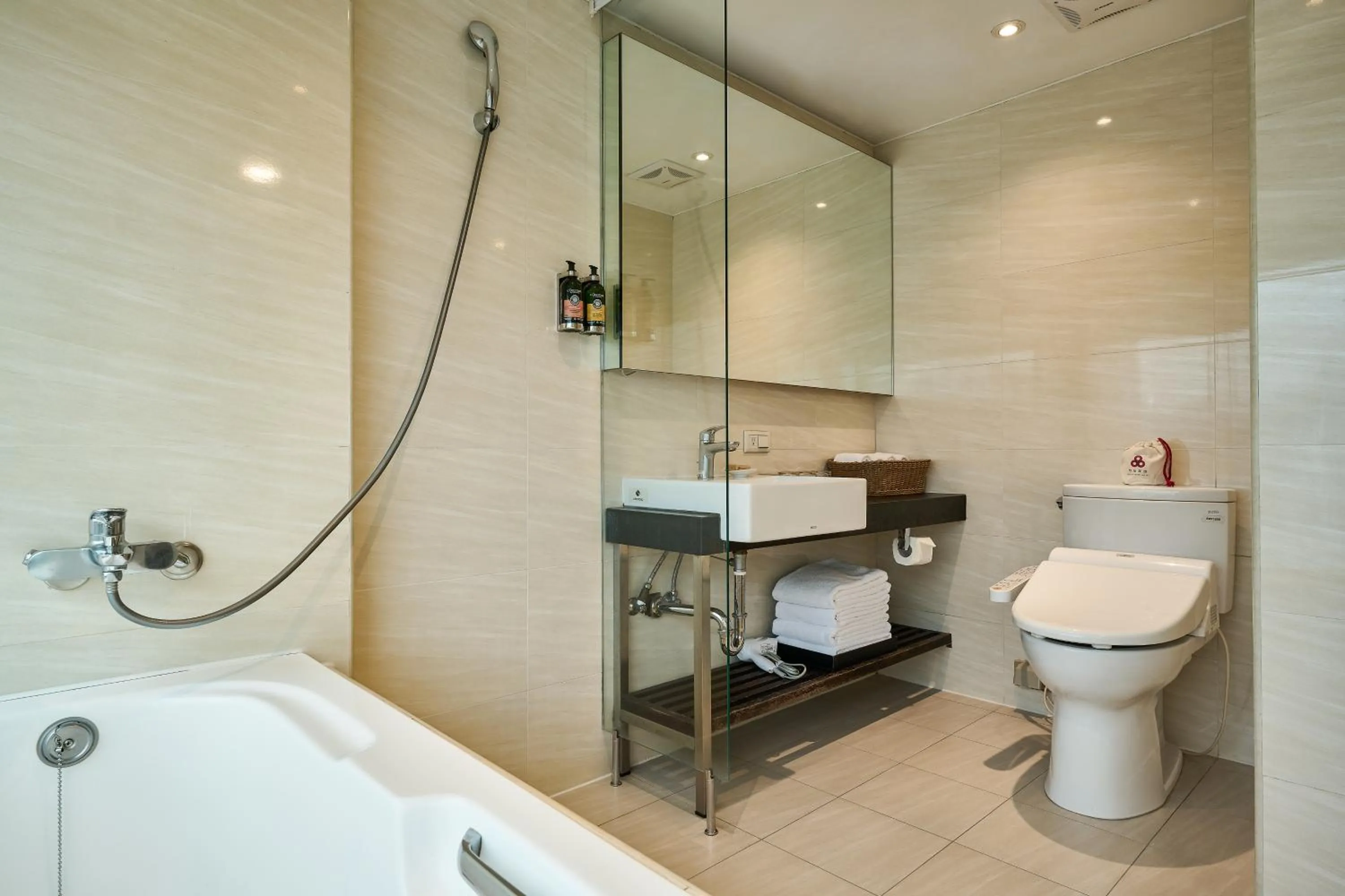 Toilet in Eastin Taipei Hotel