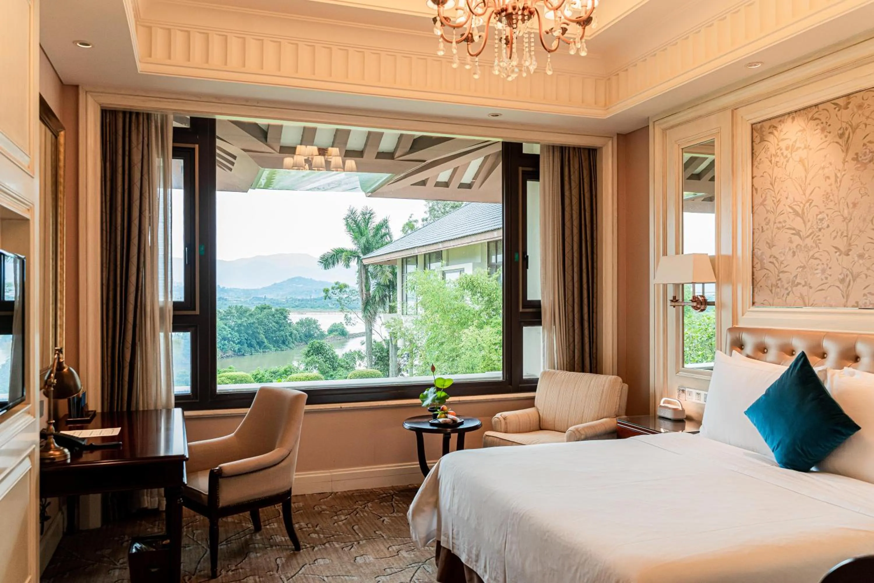 Bed in Carp Islet Resort Fuzhou