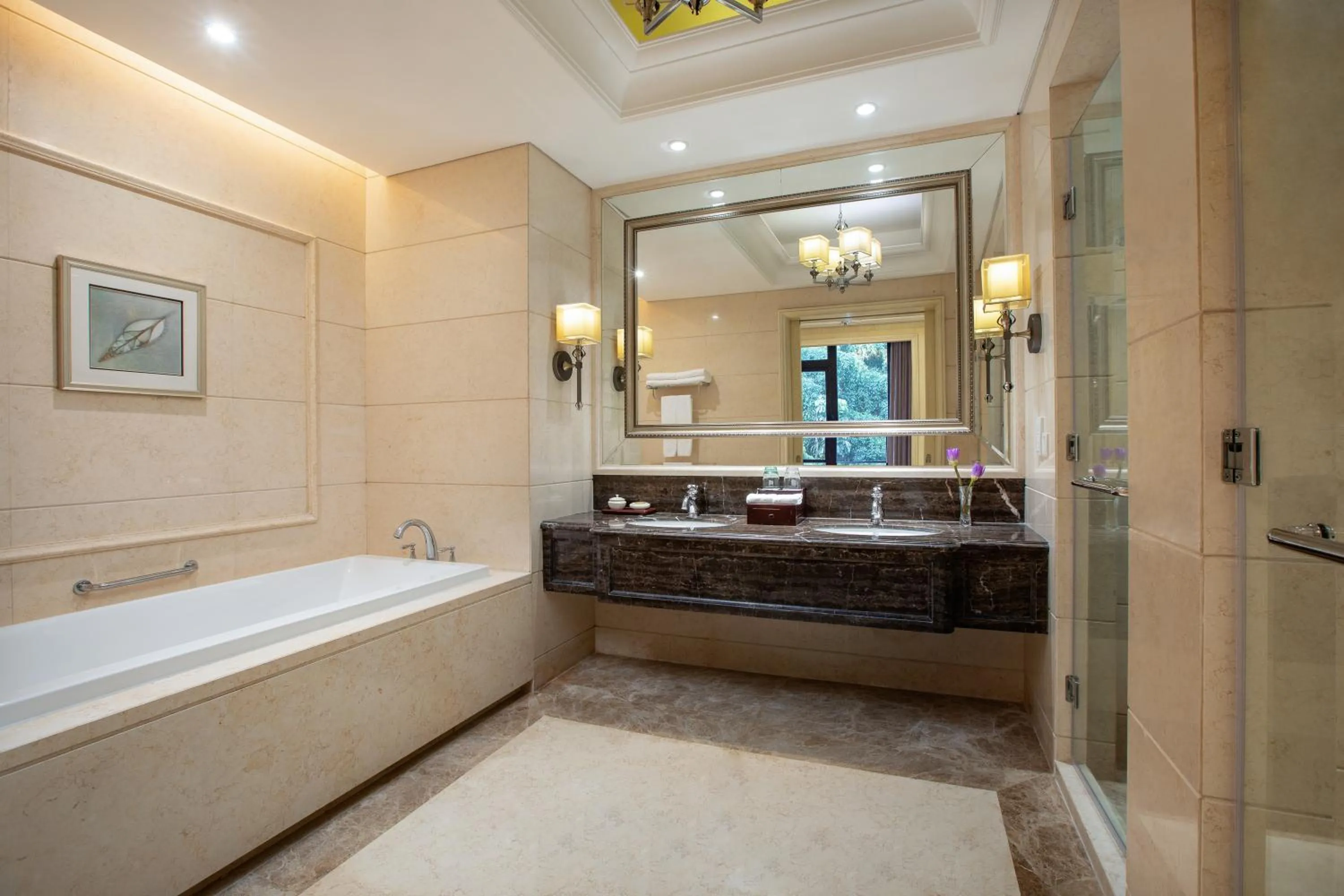 Shower in Carp Islet Resort Fuzhou